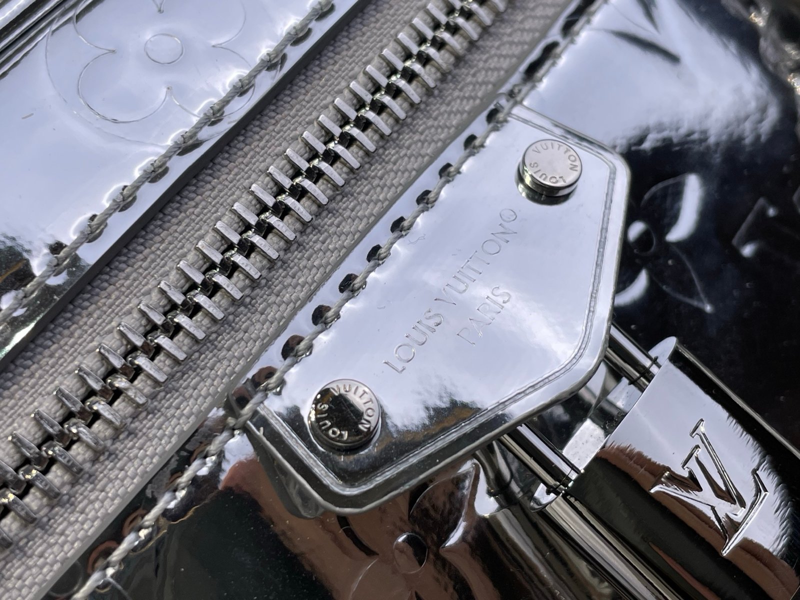 Bolso Vanity Chain Pouch Louis Vuitton - Imagen 7