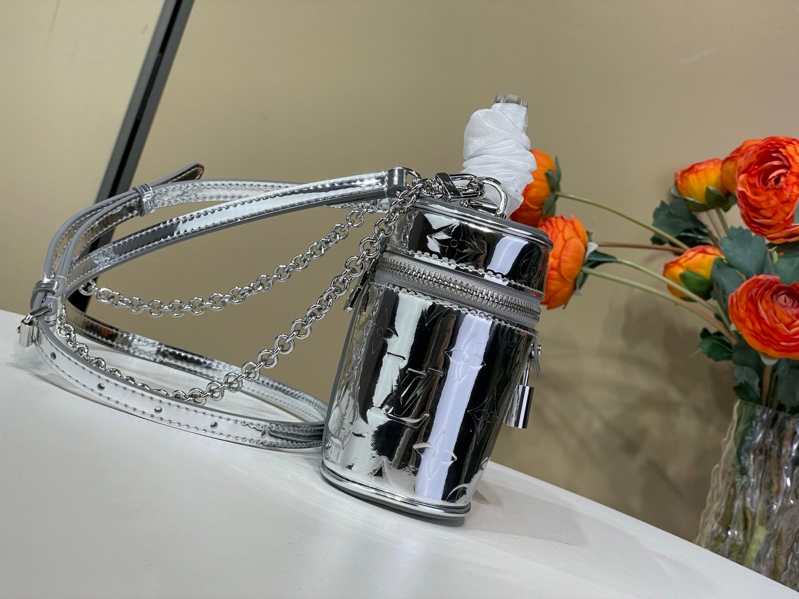 Bolso Vanity Chain Pouch Louis Vuitton - Imagen 2