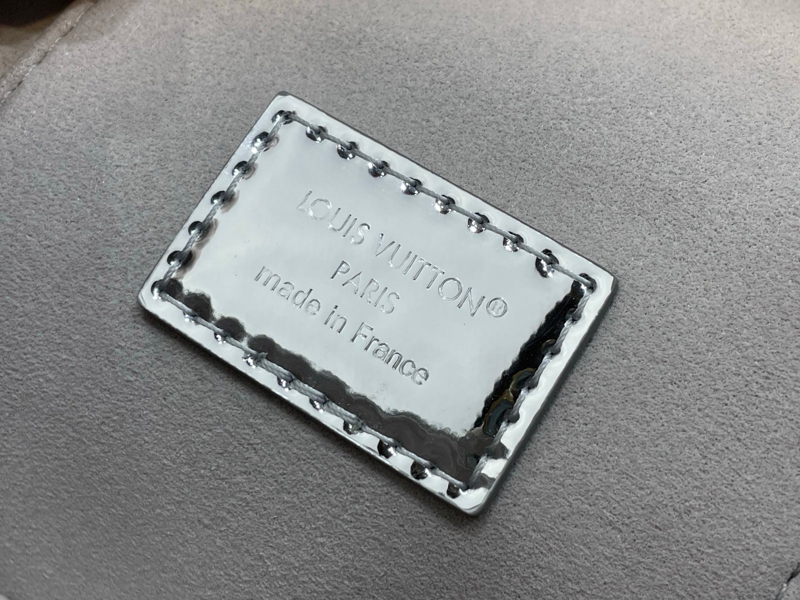 Bolso Vanity Chain Pouch Louis Vuitton - Imagen 9