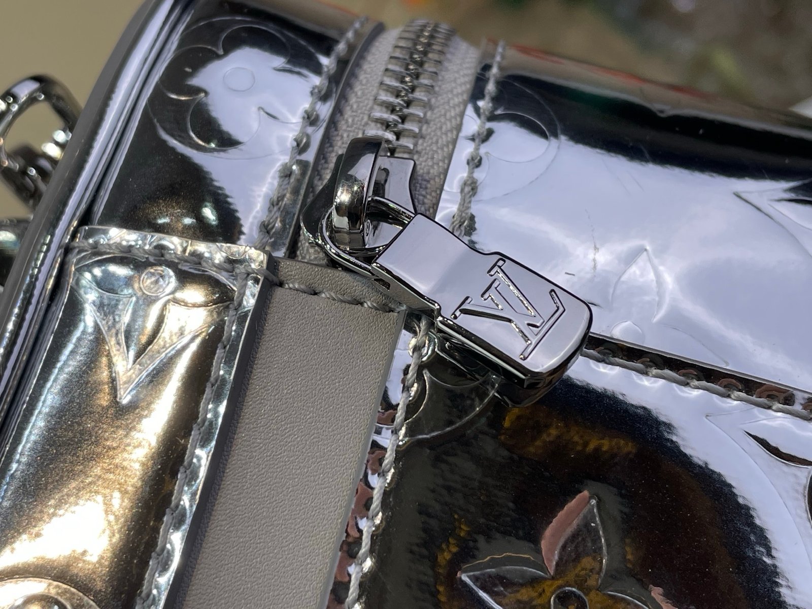 Bolso Vanity Chain Pouch Louis Vuitton - Imagen 6