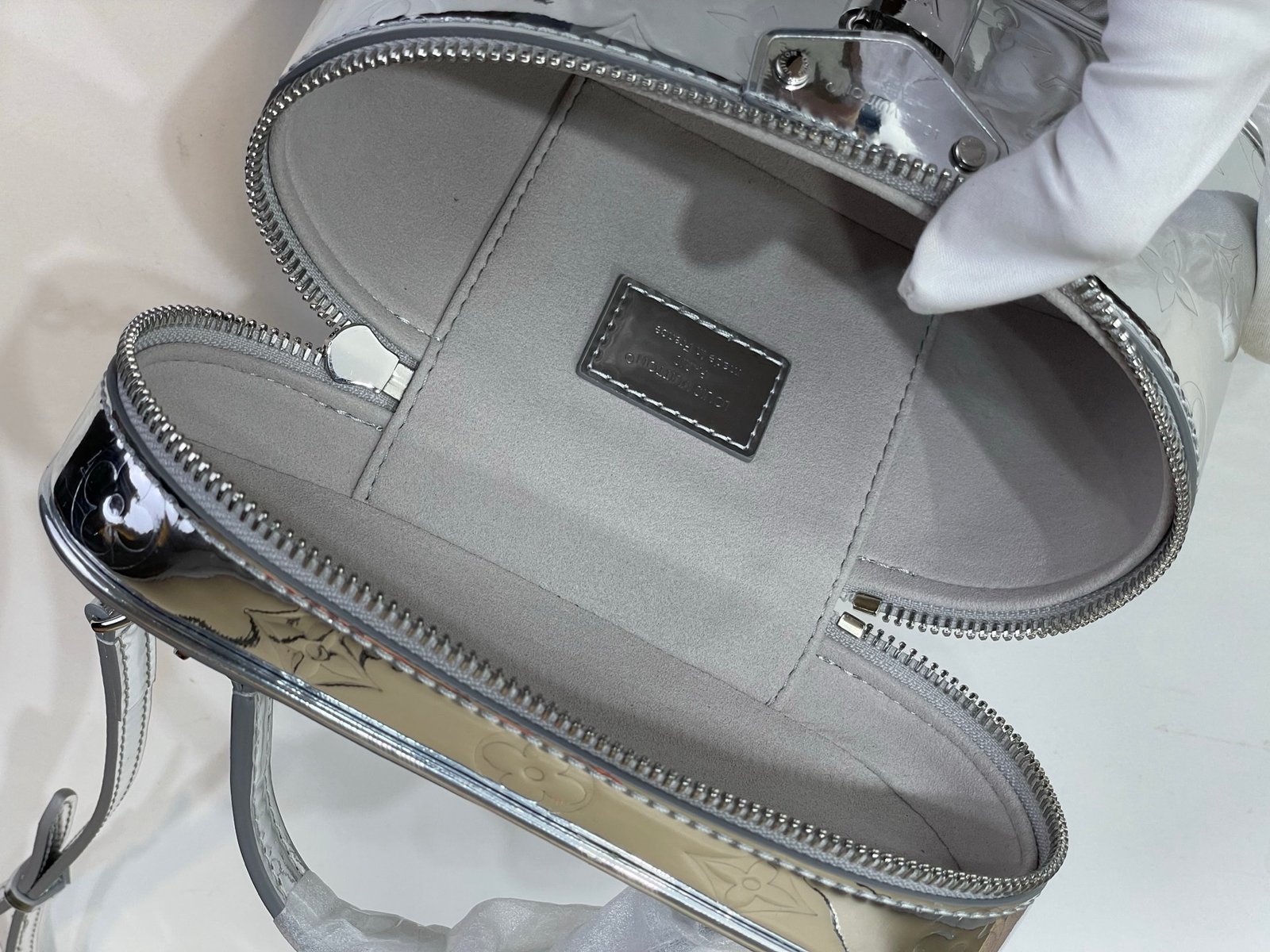 Bolso Vanity Chain Pouch Louis Vuitton - Imagen 8