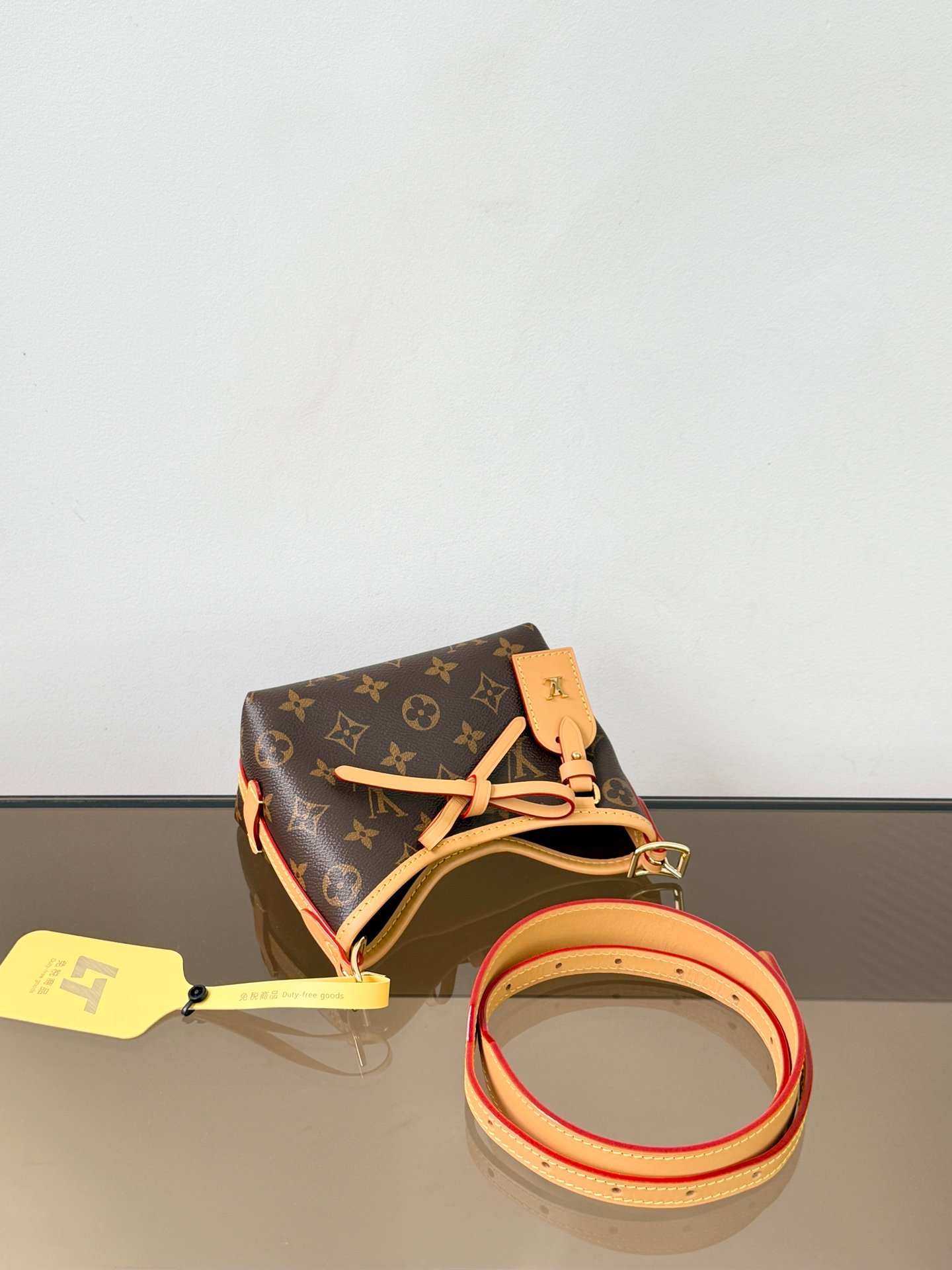 Bolso Nano CarryAll Louis Vuitton - Imagen 5
