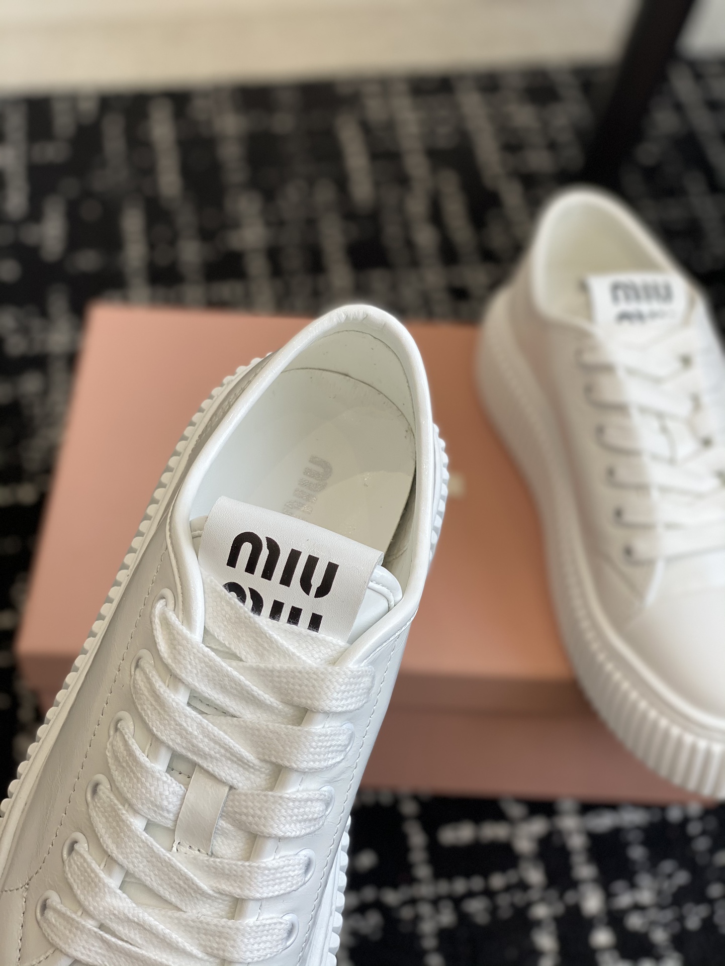 Zapatillas en piel Miu Miu - Imagen 4