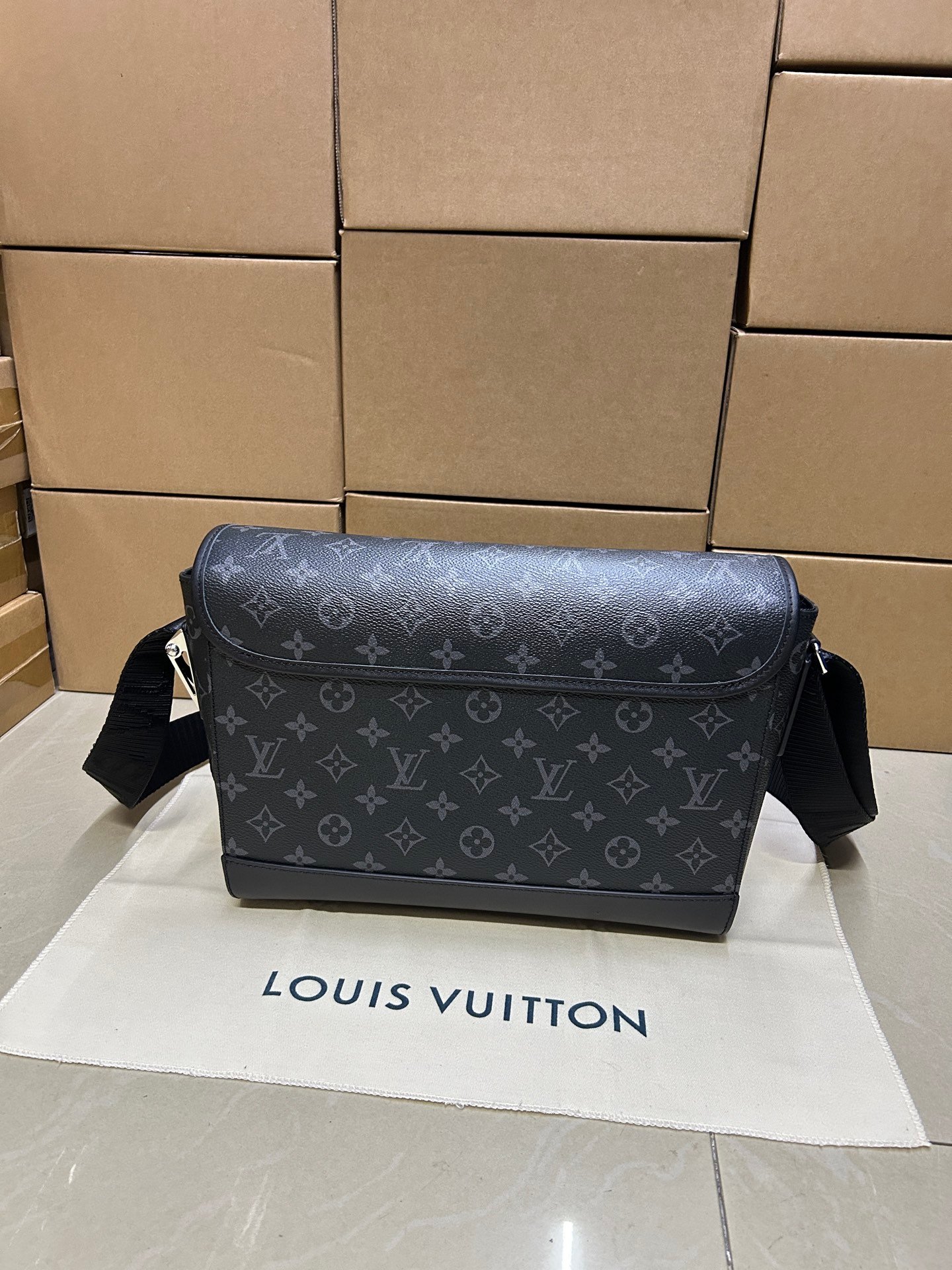 Bolso Messenger Courrier Louis Vuitton - Imagen 3