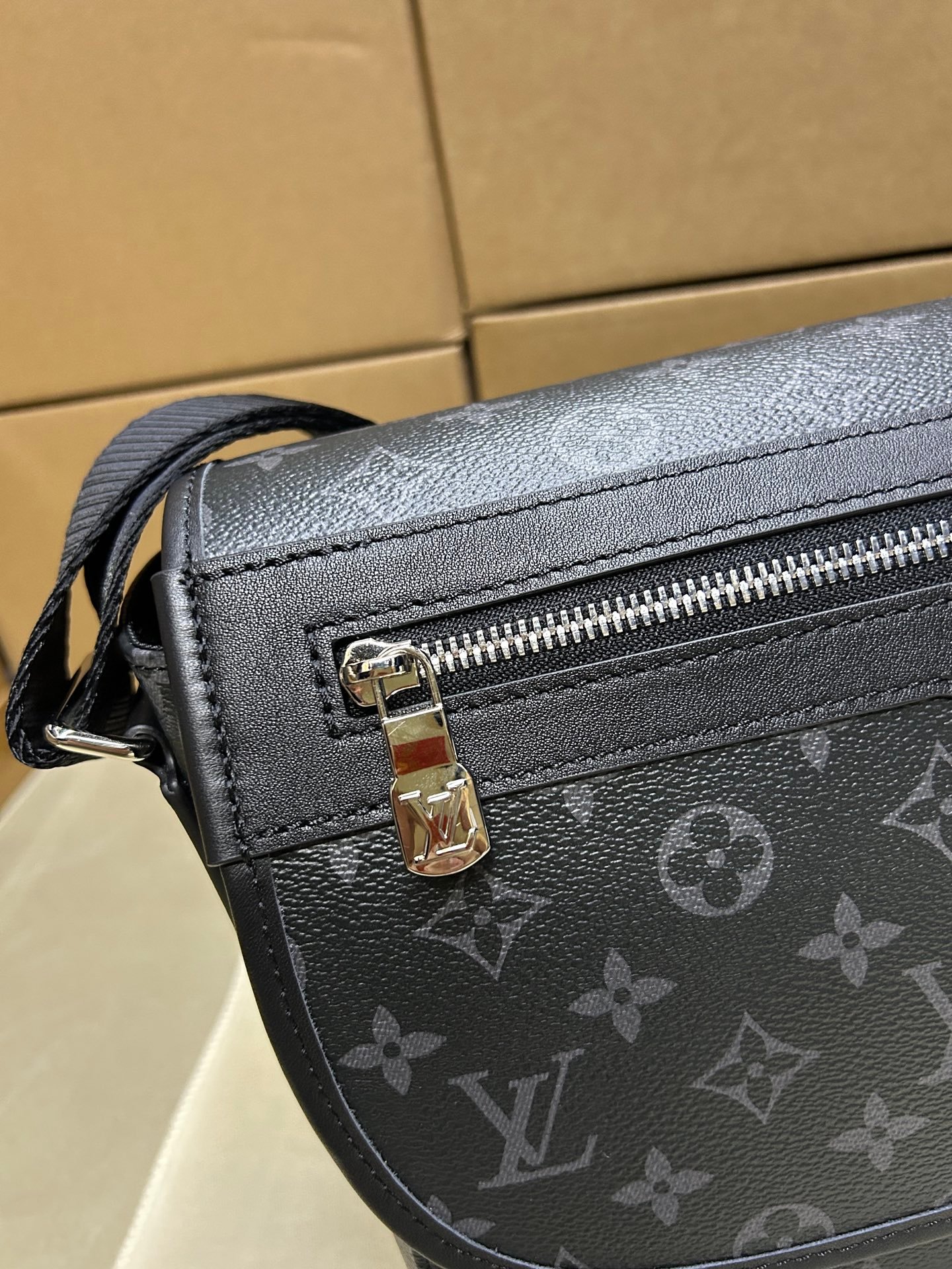 Bolso Messenger Courrier Louis Vuitton - Imagen 7
