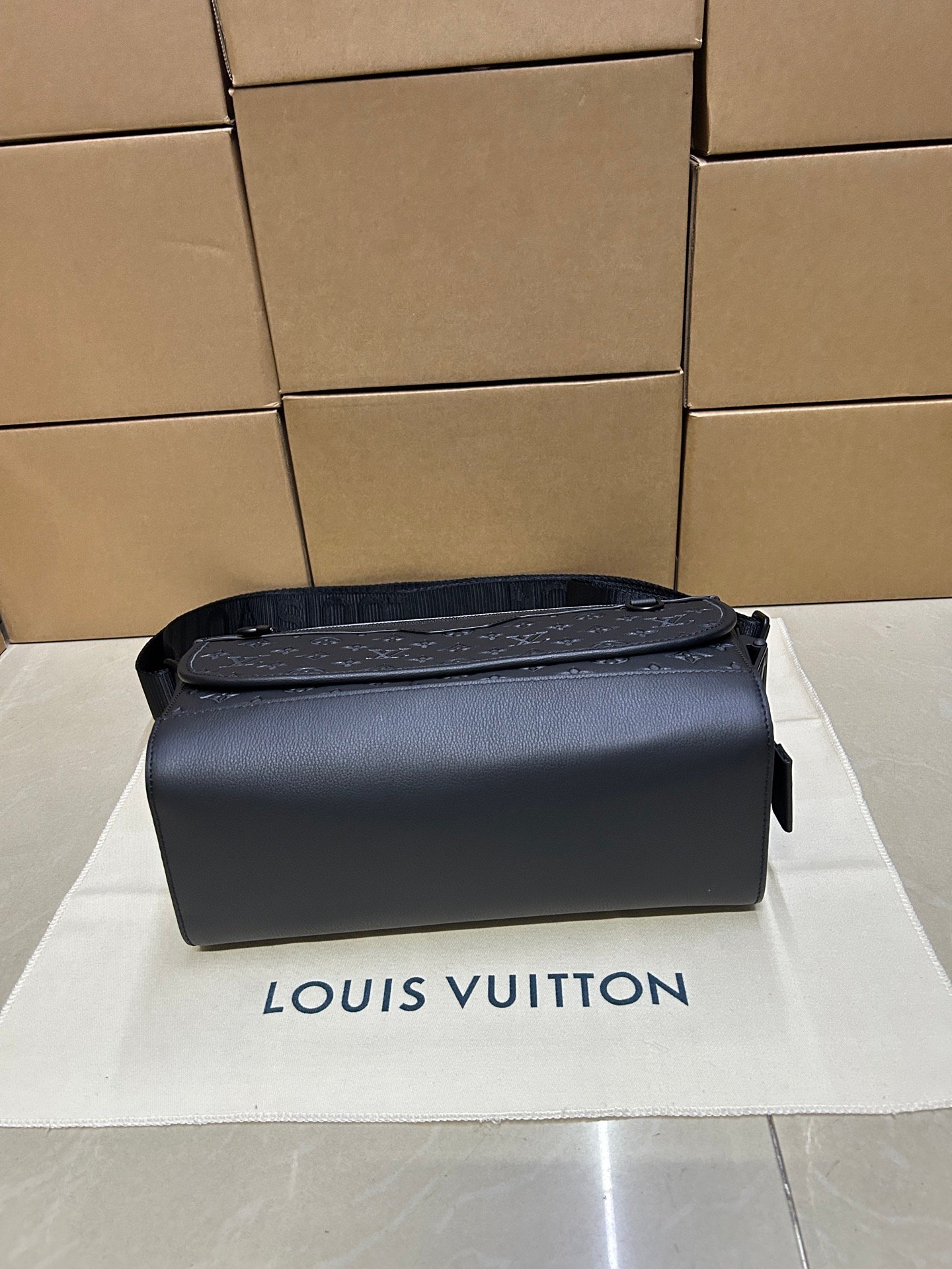 Bolso Messenger Courrier Louis Vuitton - Imagen 4
