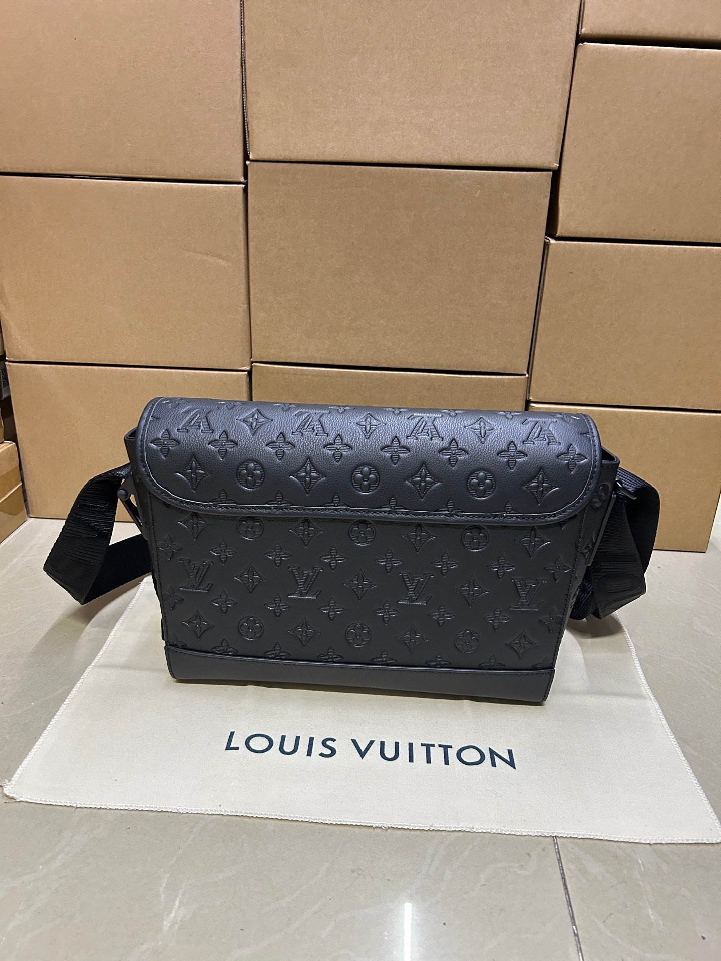 Bolso Messenger Courrier Louis Vuitton - Imagen 3