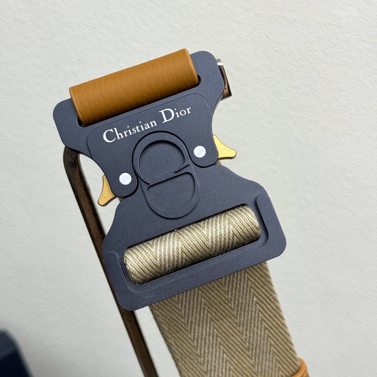 Bolso Saddle Dior Hit The Road - Imagen 4