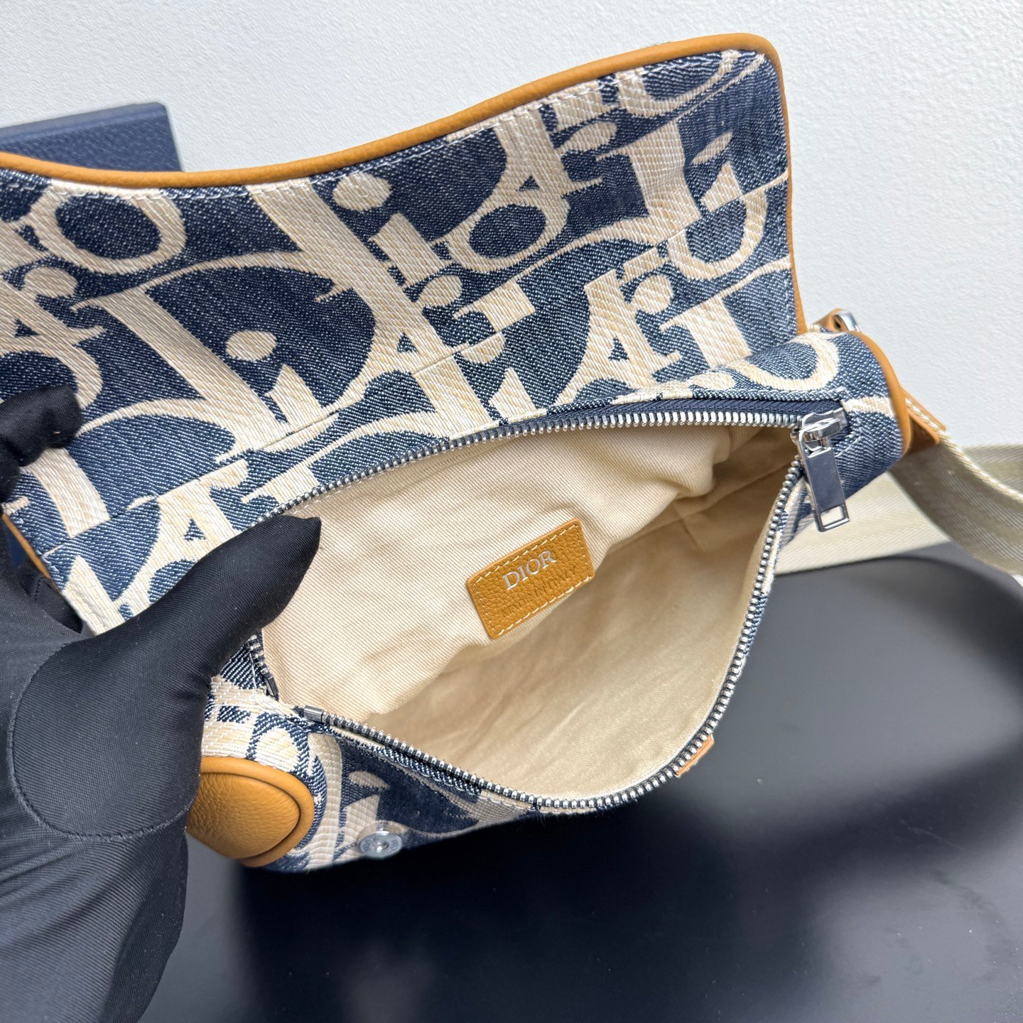 Bolso Saddle Dior Hit The Road - Imagen 8