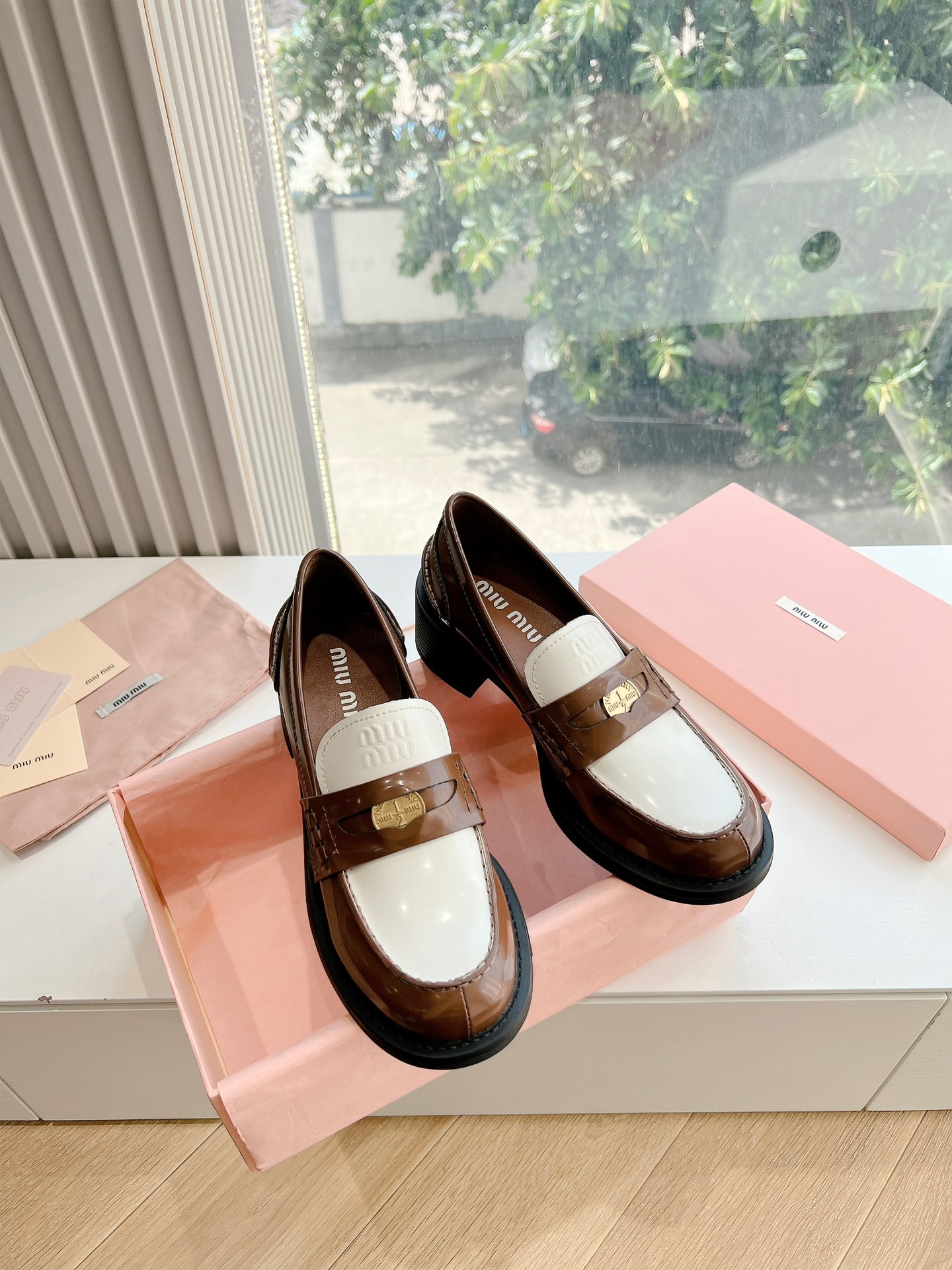 Mocasines de piel Miu Miu - Imagen 3