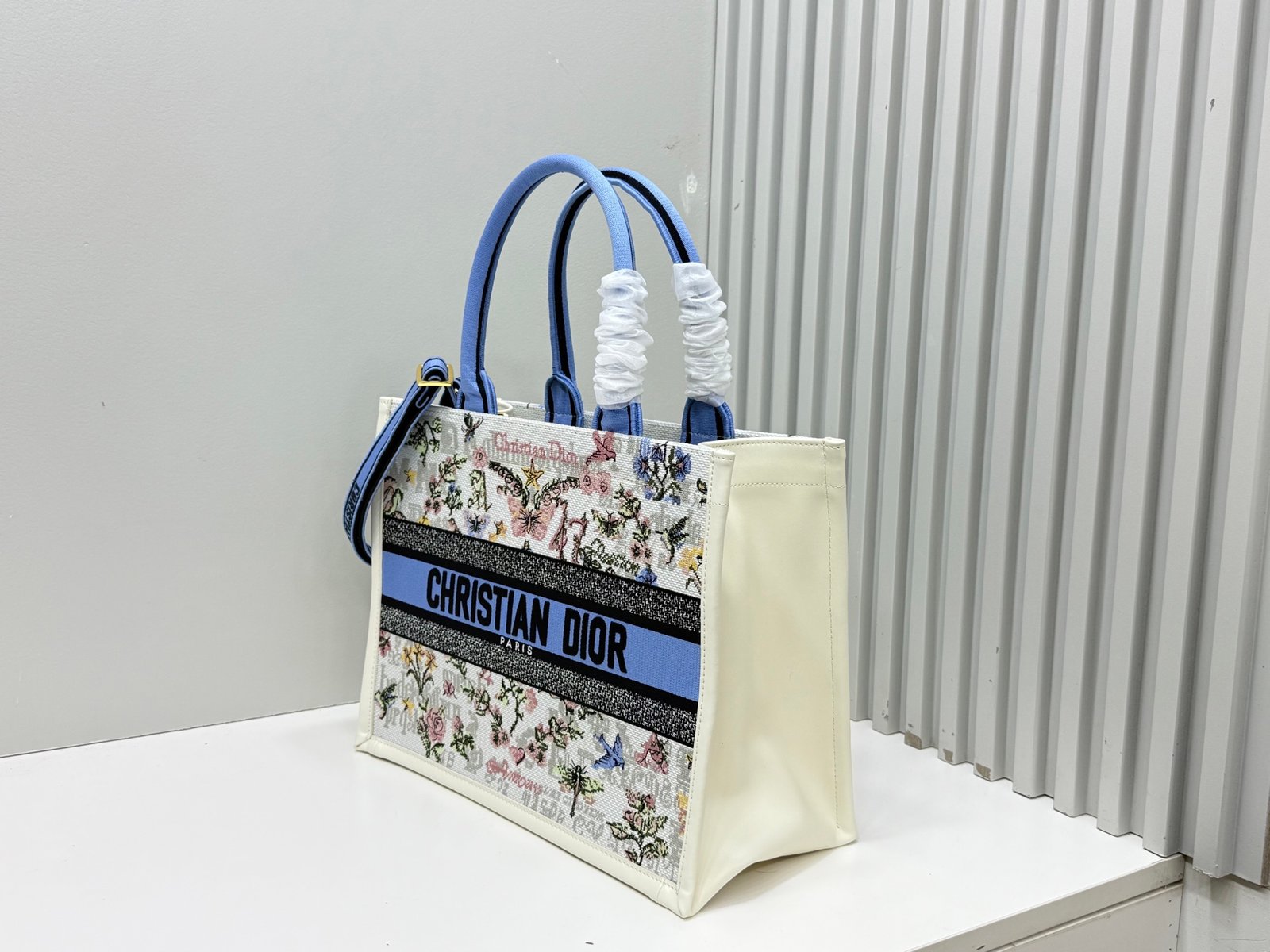 Dior Book Tote mediano con bandolera - Imagen 4