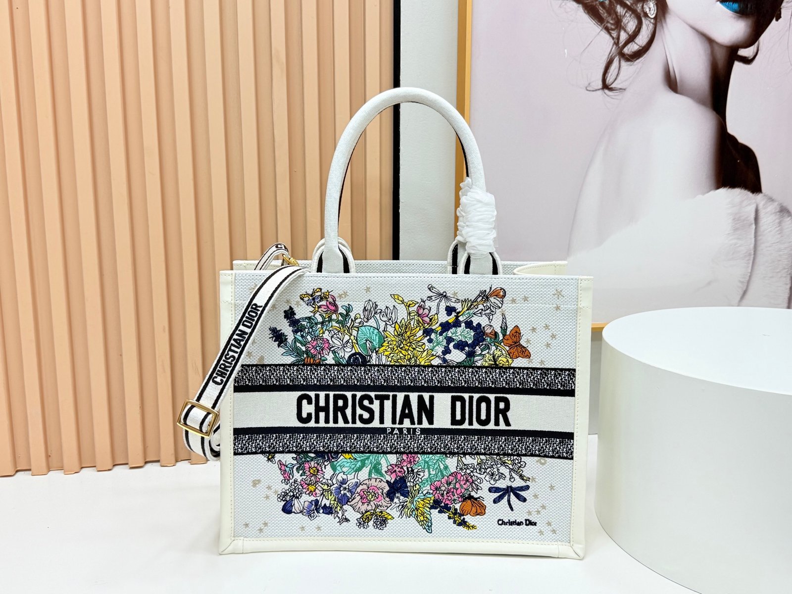Dior Book Tote mediano con bandolera