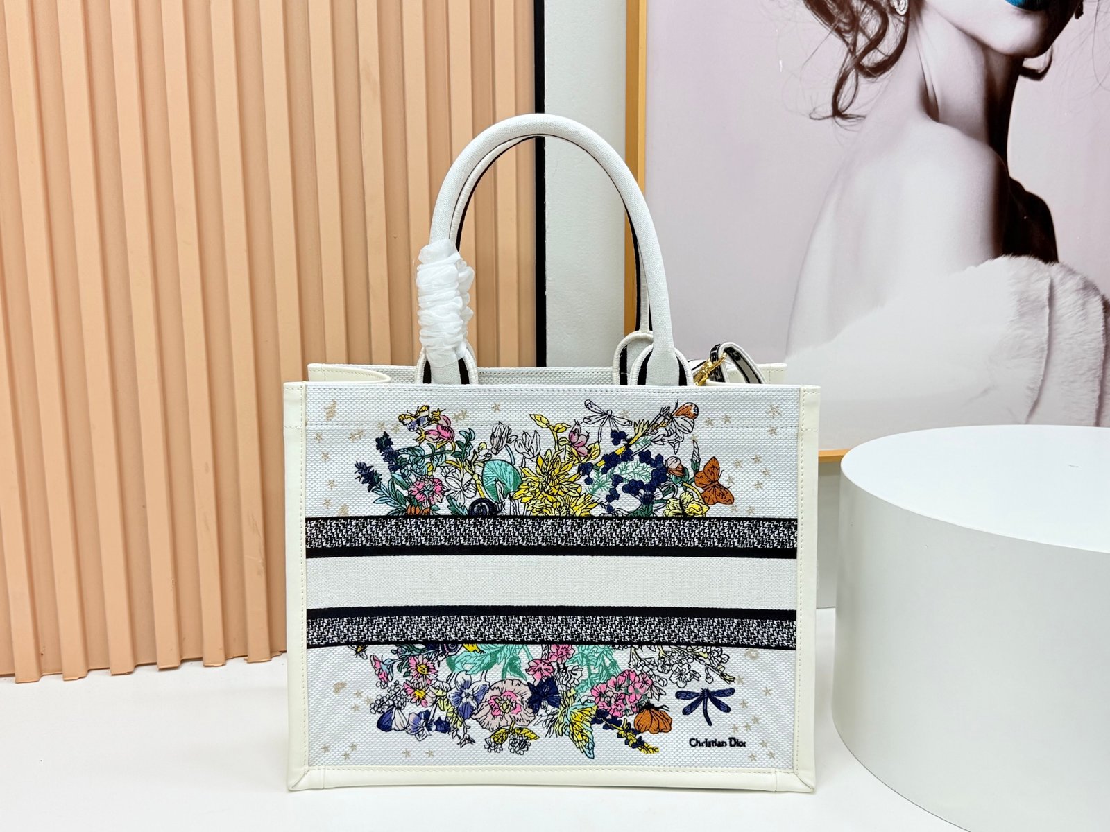 Dior Book Tote mediano con bandolera - Imagen 3