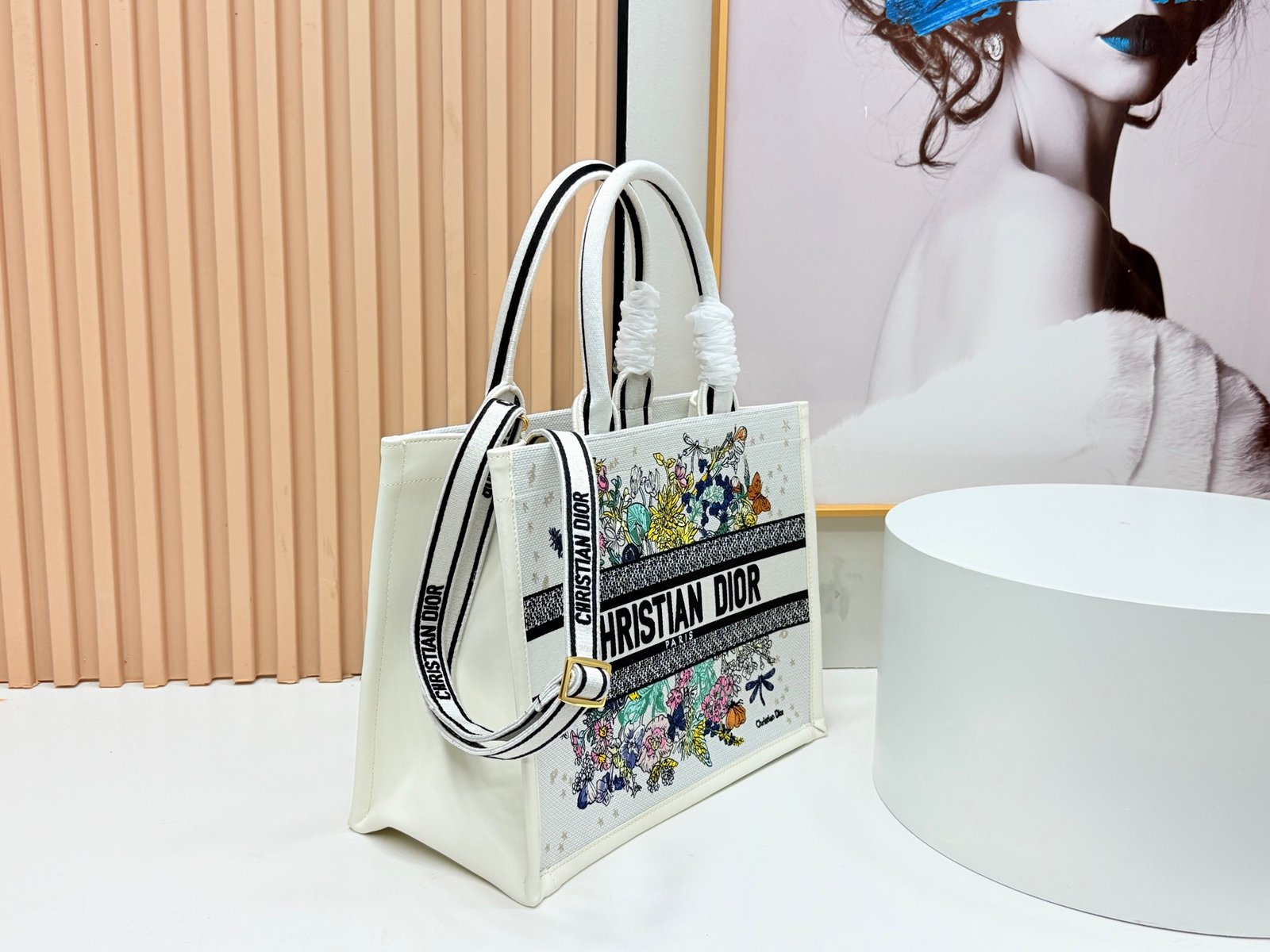 Dior Book Tote mediano con bandolera - Imagen 2