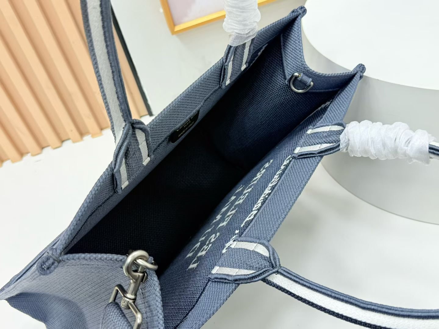 Dior Book Tote mediano con bandolera - Imagen 7