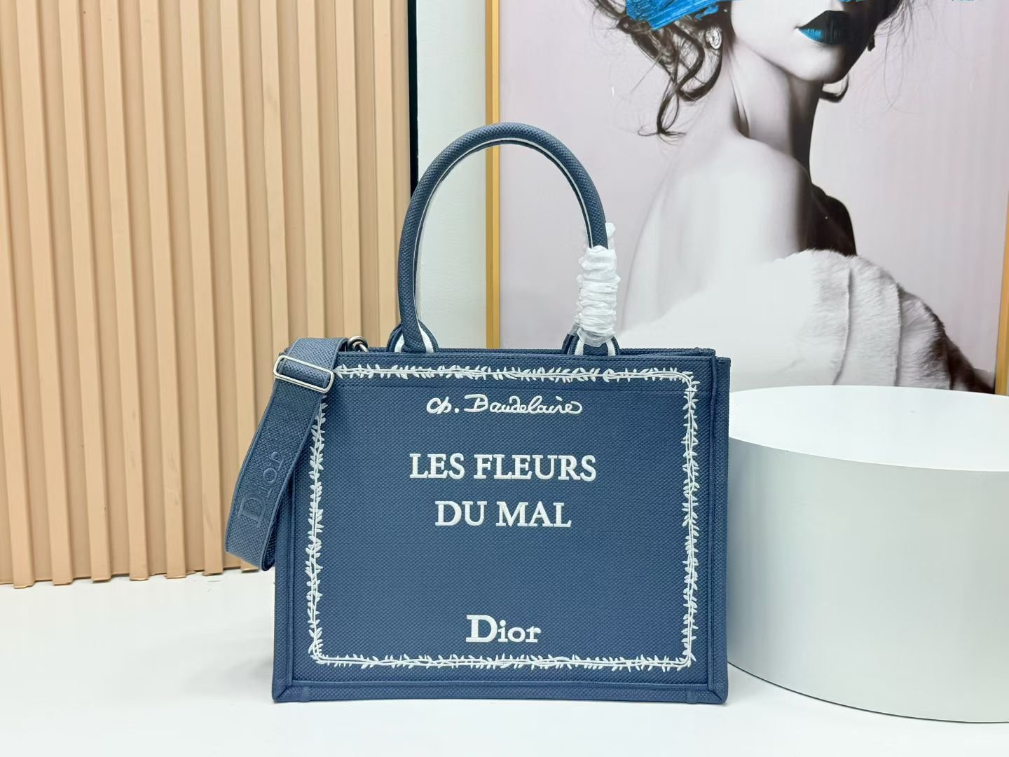 Dior Book Tote mediano con bandolera
