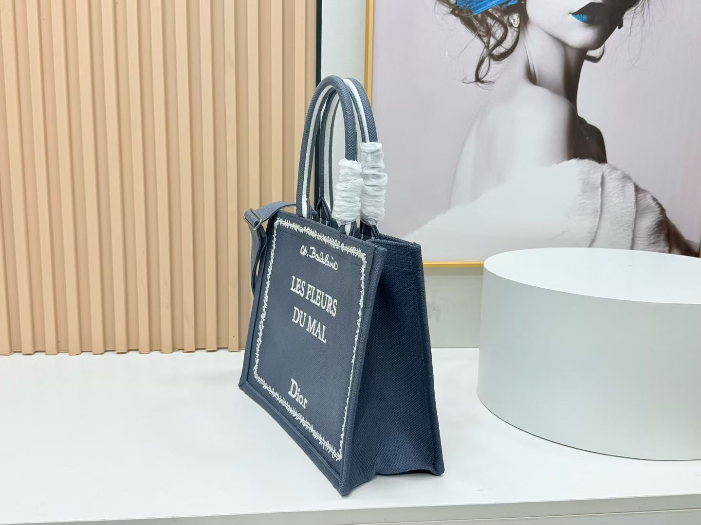 Dior Book Tote mediano con bandolera - Imagen 4