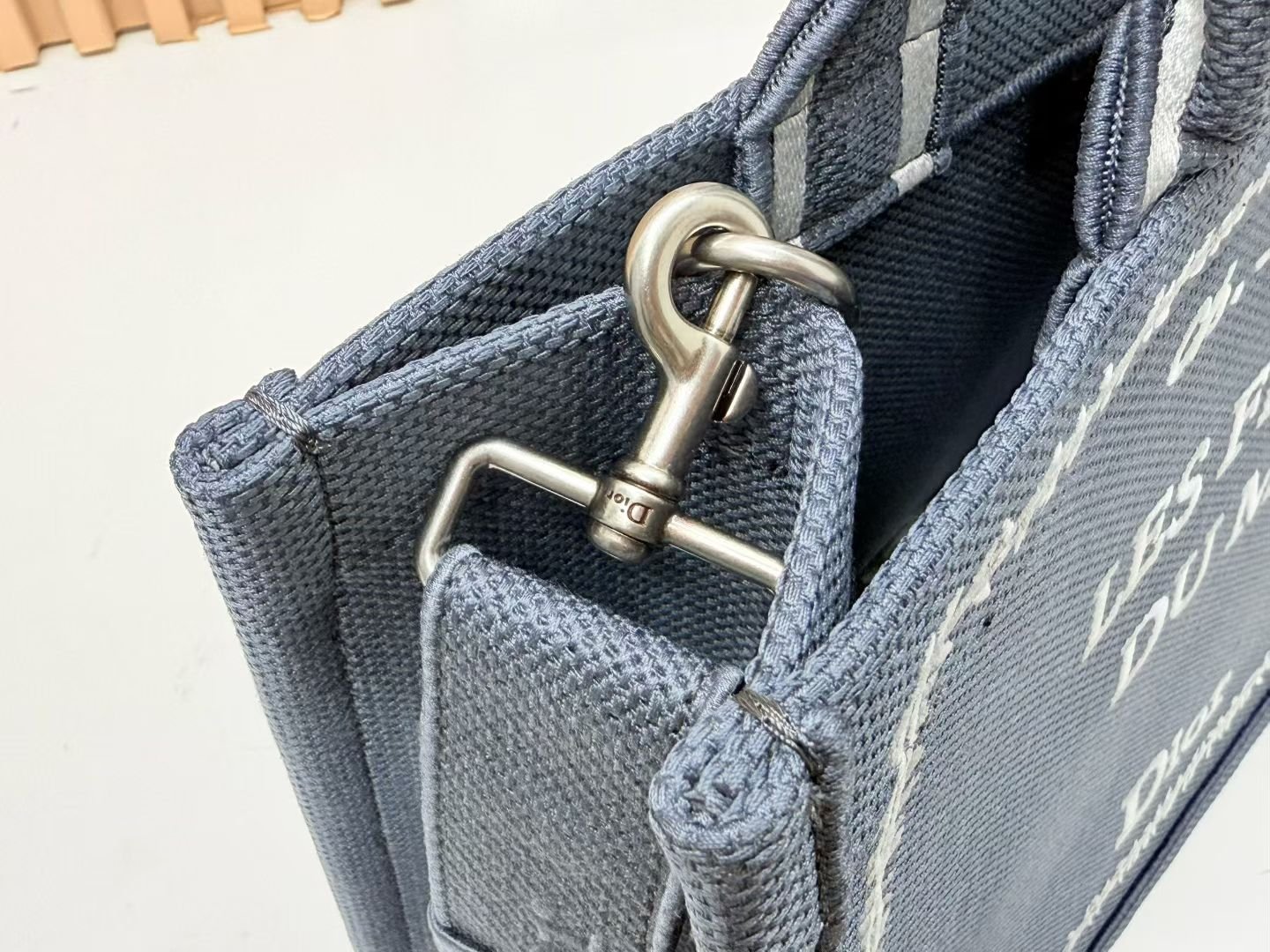 Dior Book Tote mediano con bandolera - Imagen 5