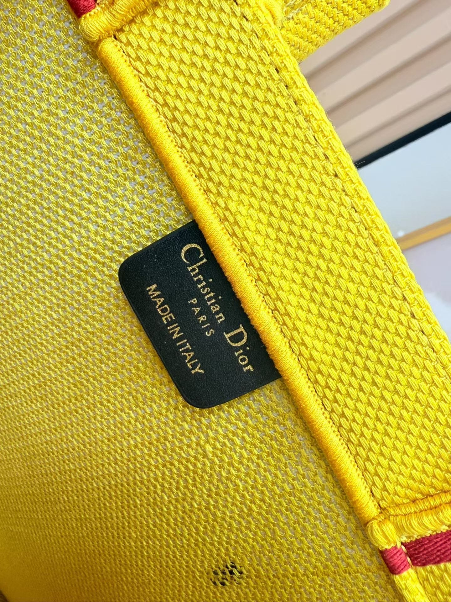 Dior Book Tote grande con bandolera - Imagen 9