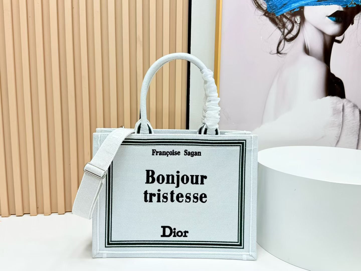 Dior Book Tote mediano con bandolera