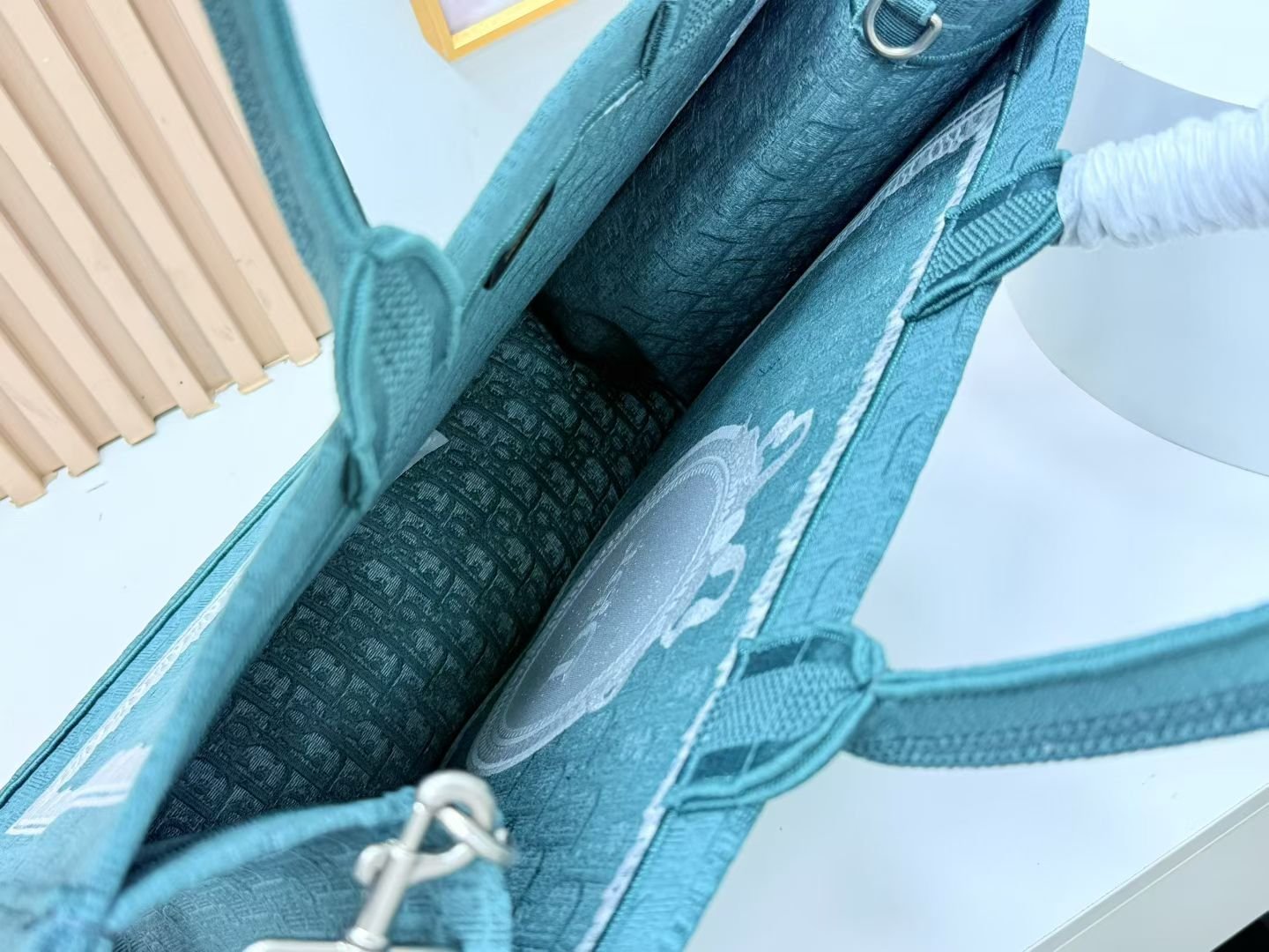 Dior Book Tote grande con bandolera - Imagen 8