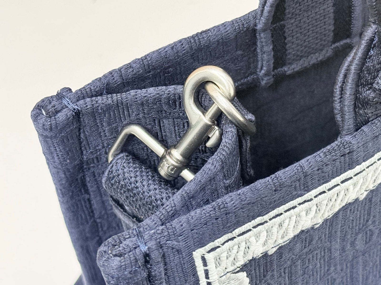 Dior Book Tote mediano con bandolera - Imagen 5
