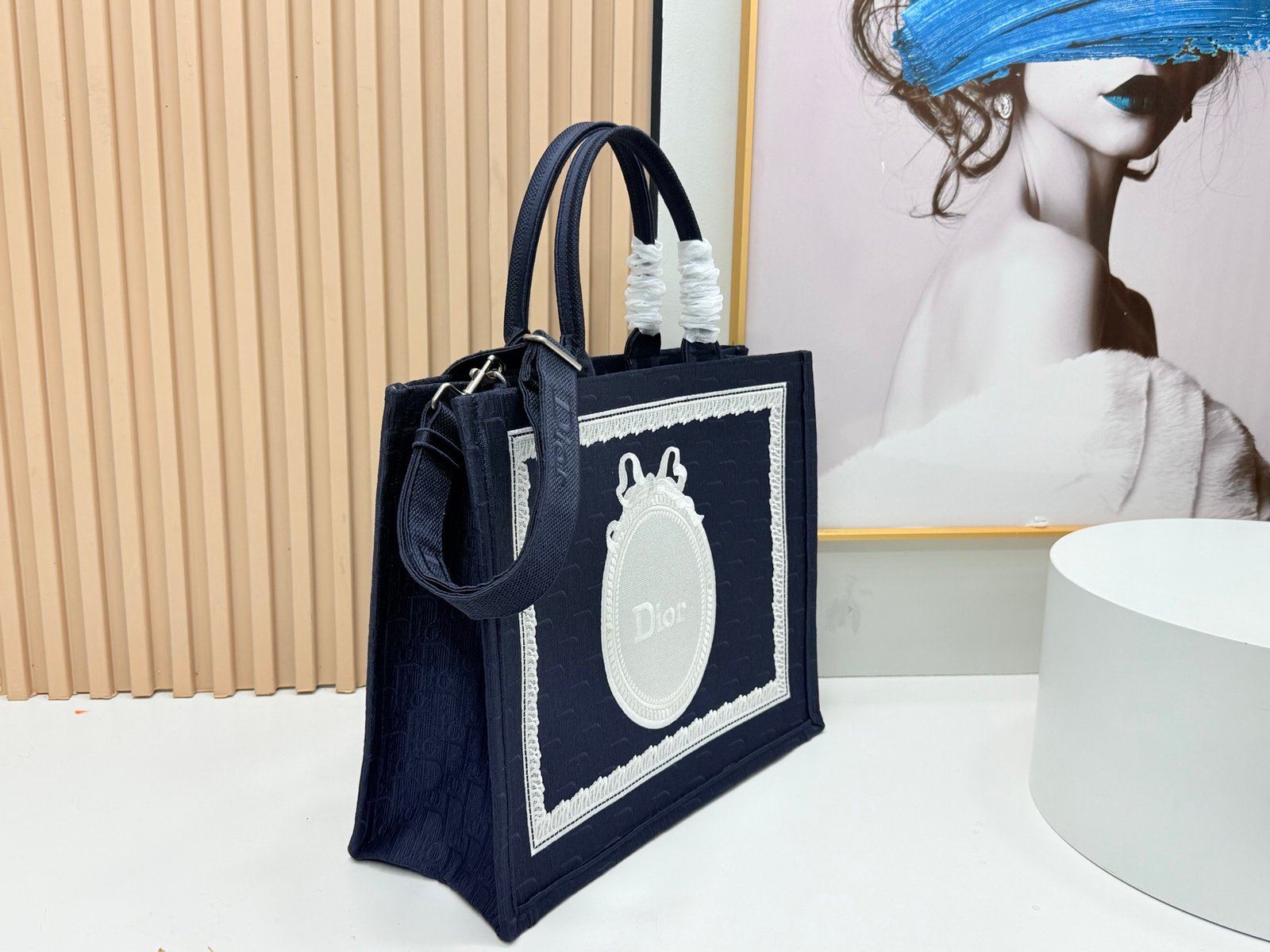 Dior Book Tote grande con bandolera - Imagen 4