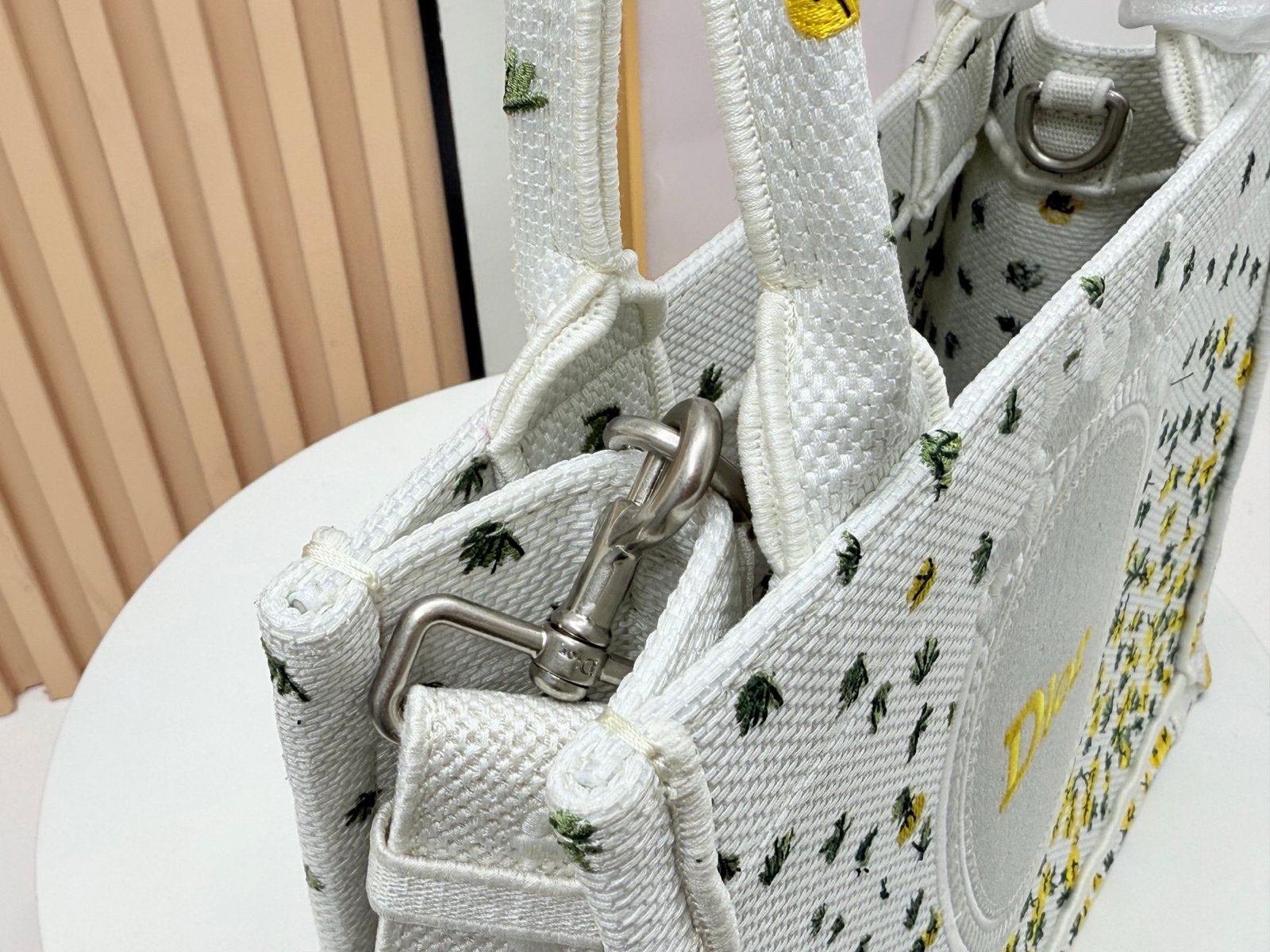 Dior Book Tote pequeño con bandolera - Imagen 6