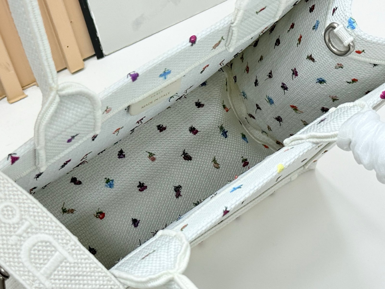 Dior Book Tote mediano con bandolera - Imagen 8