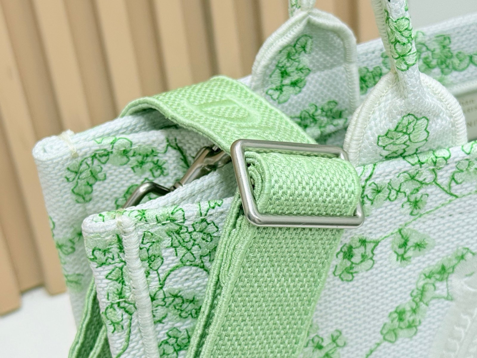 Dior Book Tote mediano con bandolera - Imagen 5