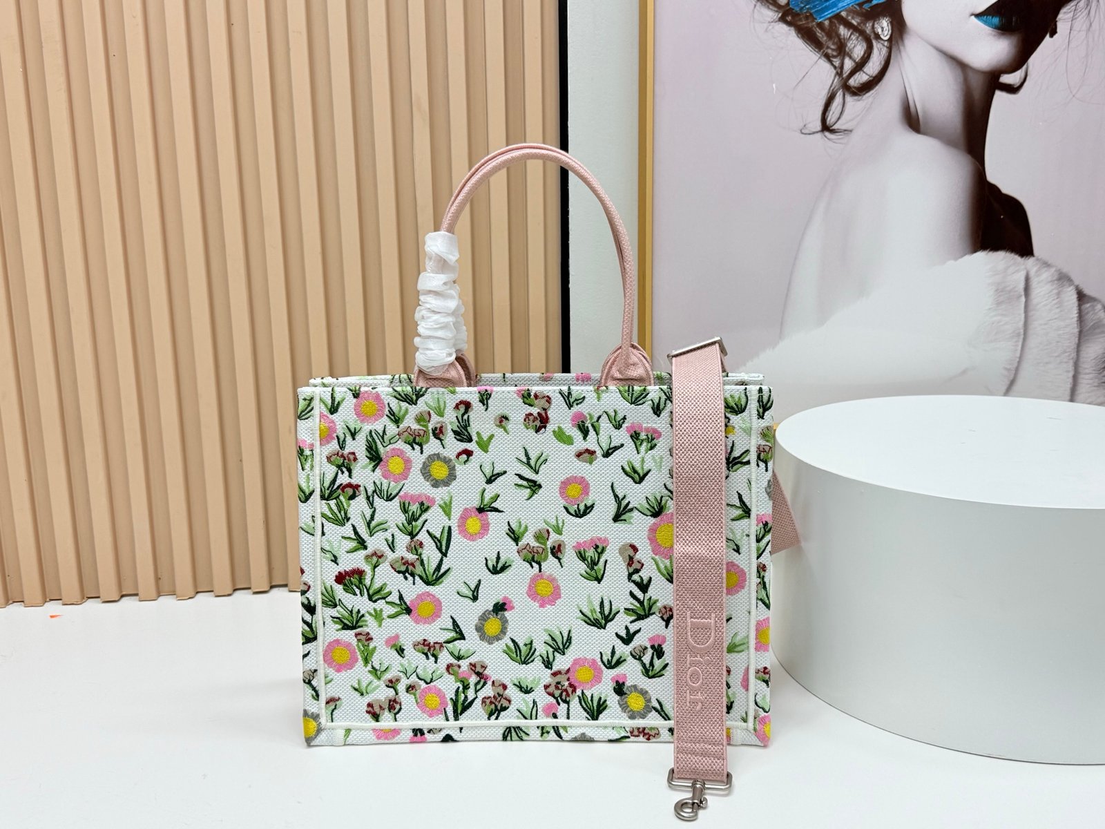 Dior Book Tote mediano con bandolera - Imagen 3