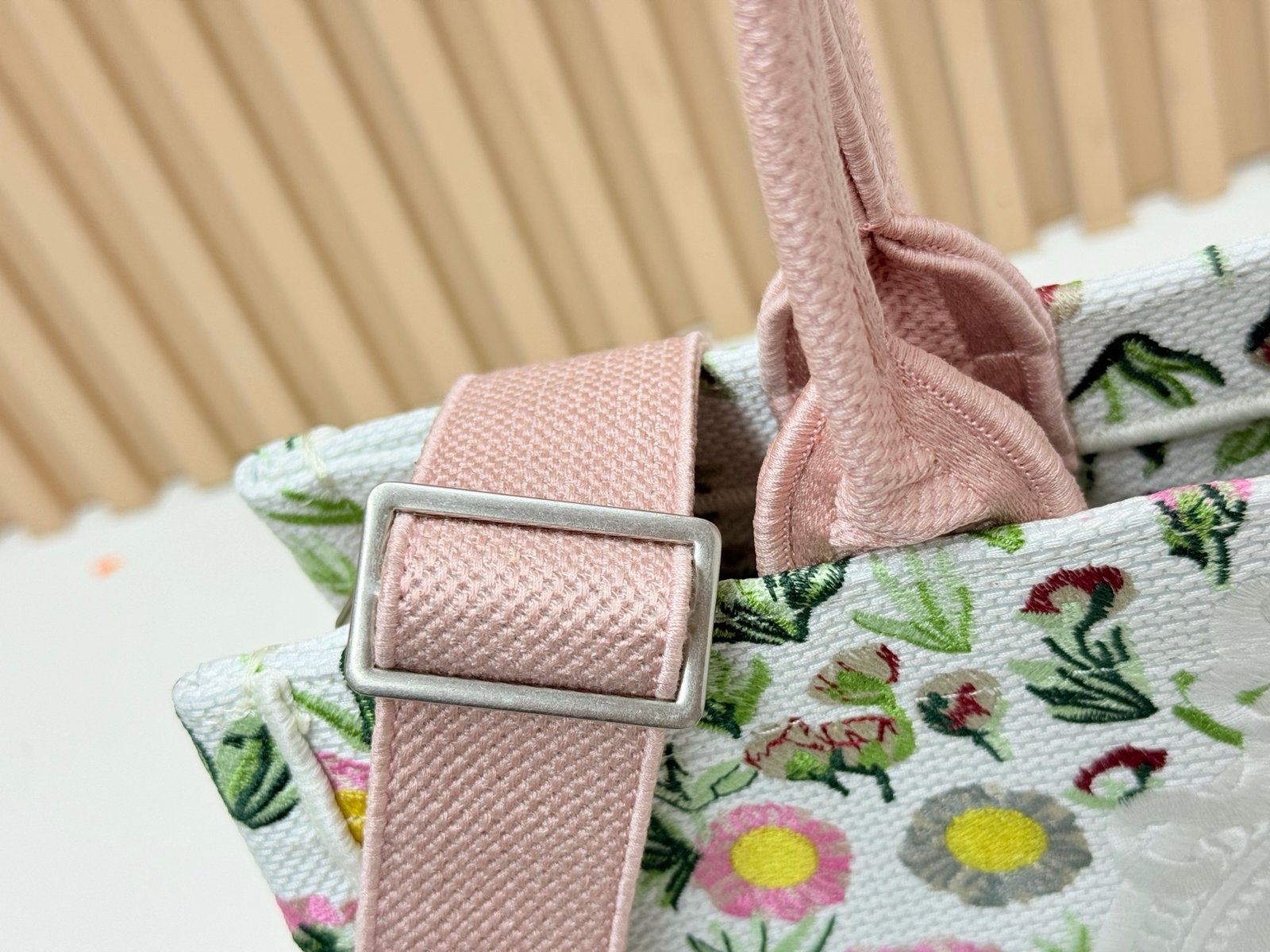 Dior Book Tote mediano con bandolera - Imagen 5