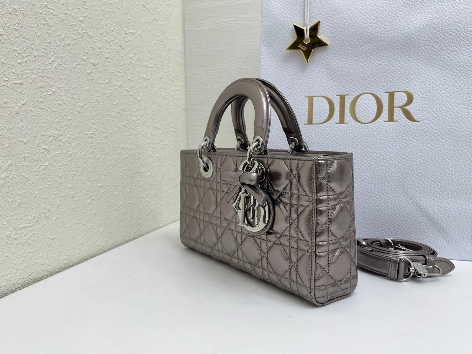 Bolso mediano Lady D-Joy Dior - Imagen 2