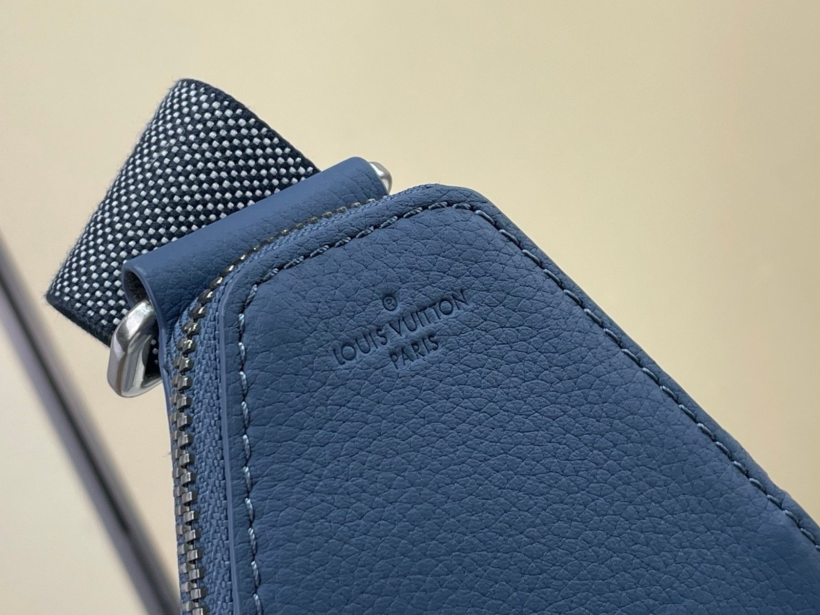 Mochila bandolera Avenue Louis Vuitton - Imagen 5