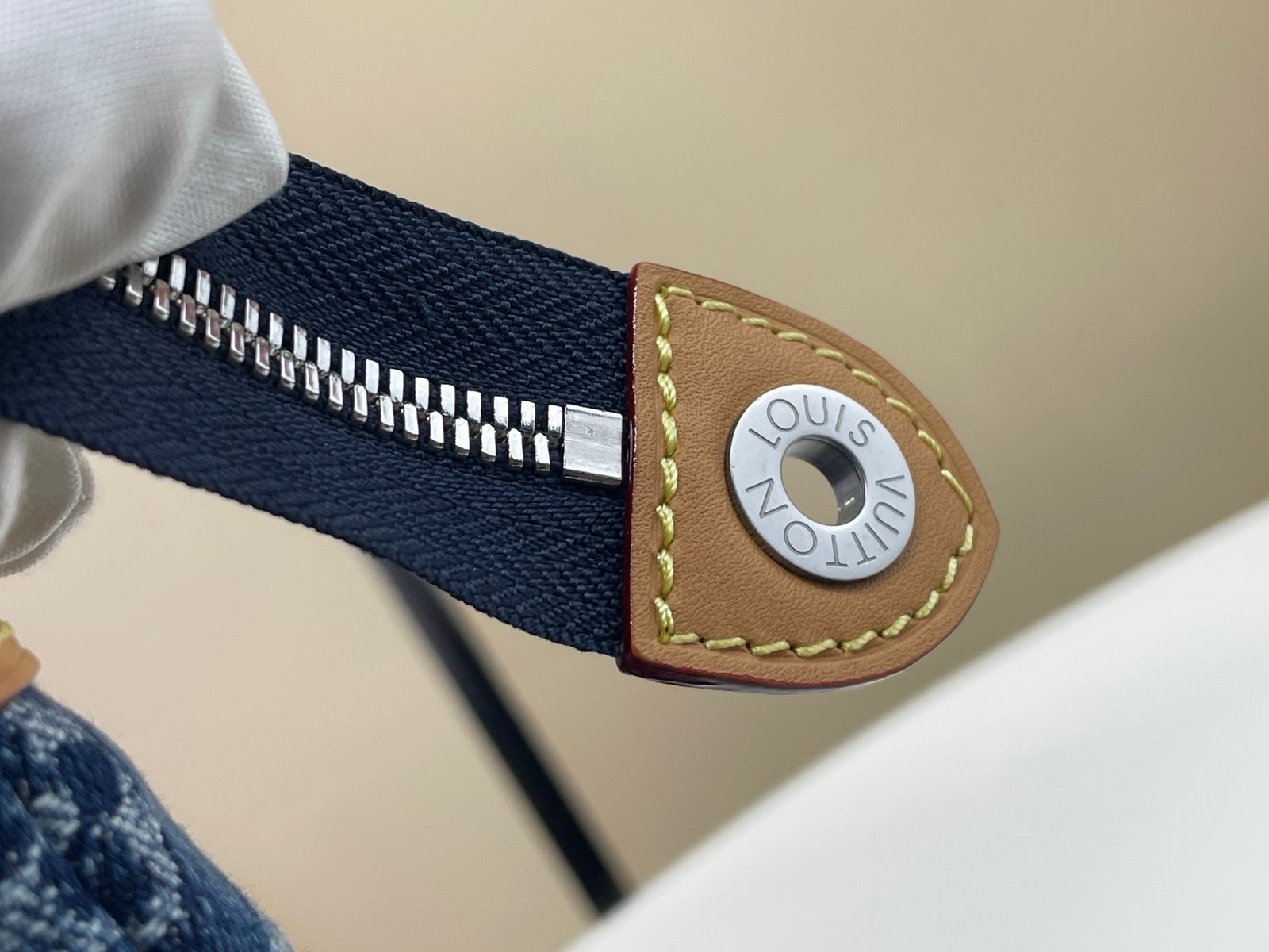 Cartera de mano Voyage Souple Louis Vuitton - Imagen 6