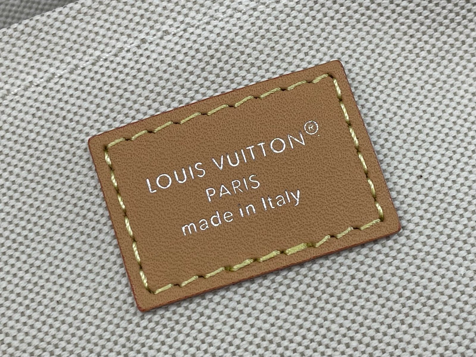 Cartera de mano Voyage Souple Louis Vuitton - Imagen 9