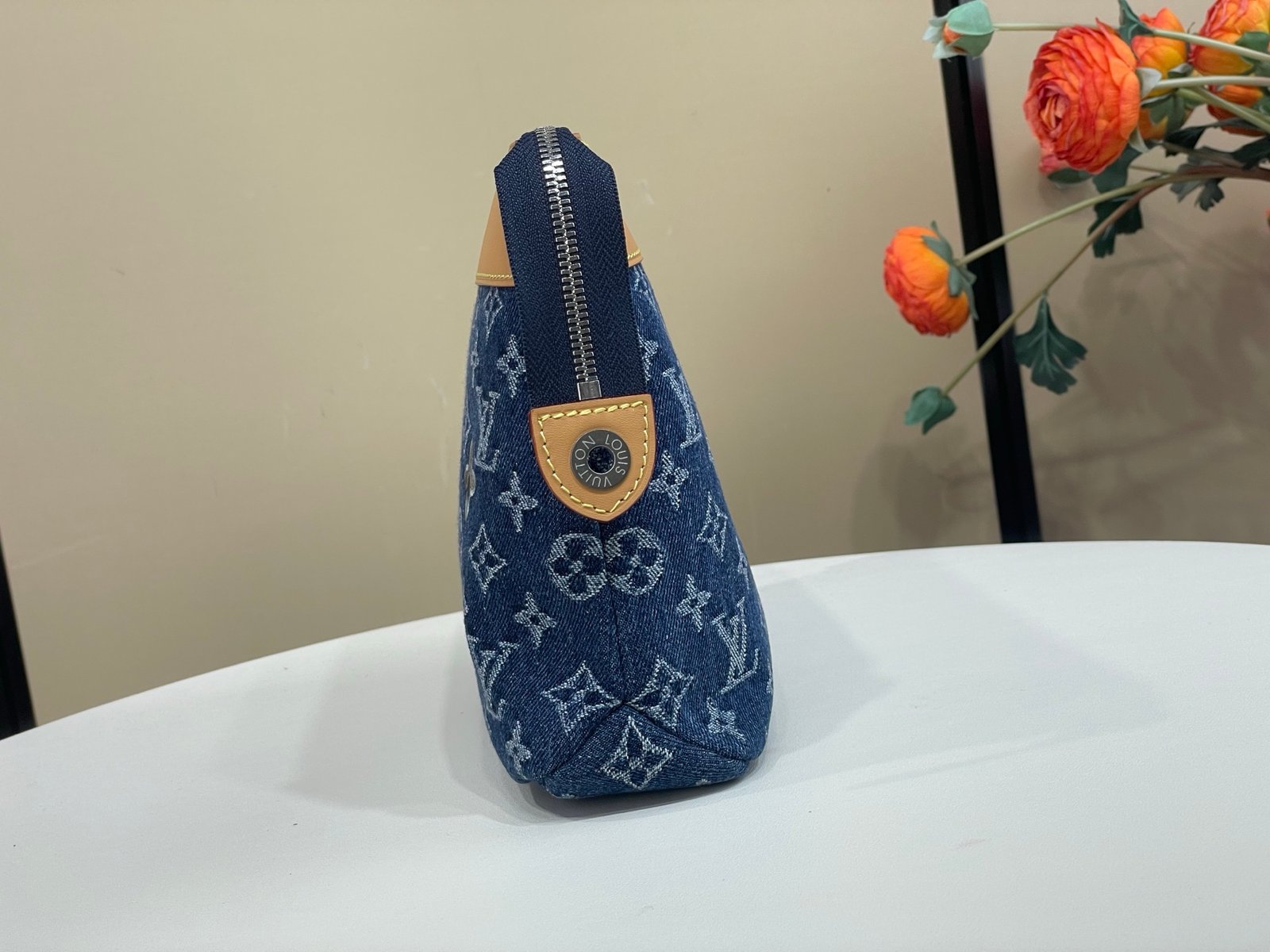 Cartera de mano Voyage Souple Louis Vuitton - Imagen 2