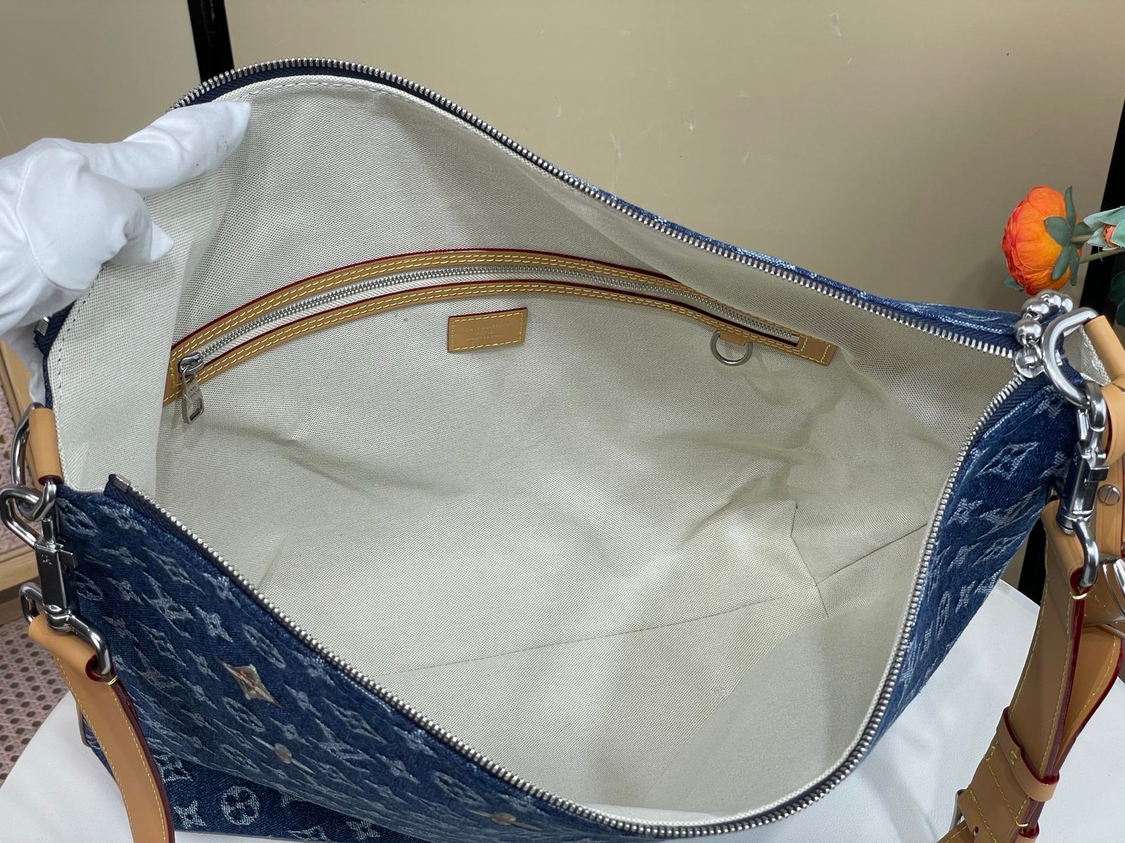 Bolso Vagabond Hobo Louis Vuitton - Imagen 9