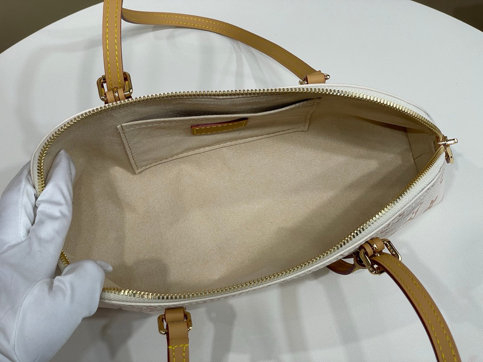 Bolso Squire East-West Louis Vuitton - Imagen 8