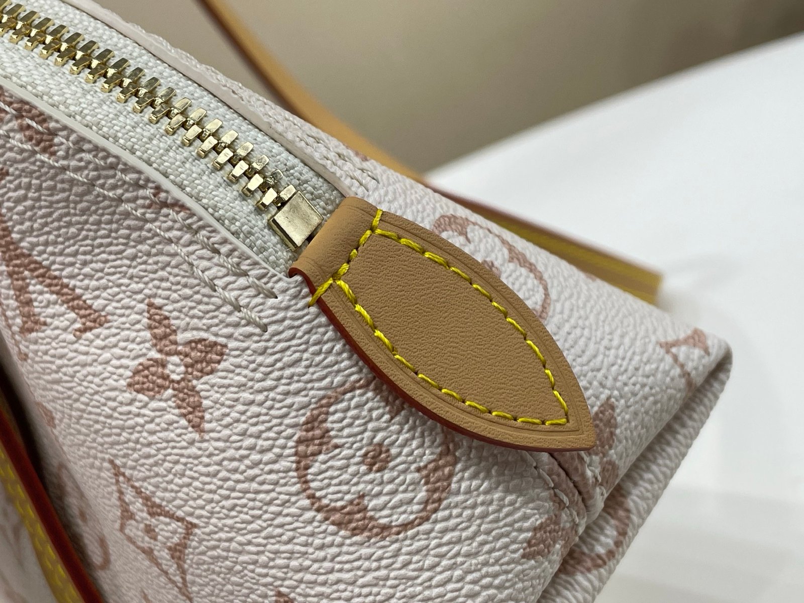 Bolso Squire East-West Louis Vuitton - Imagen 7