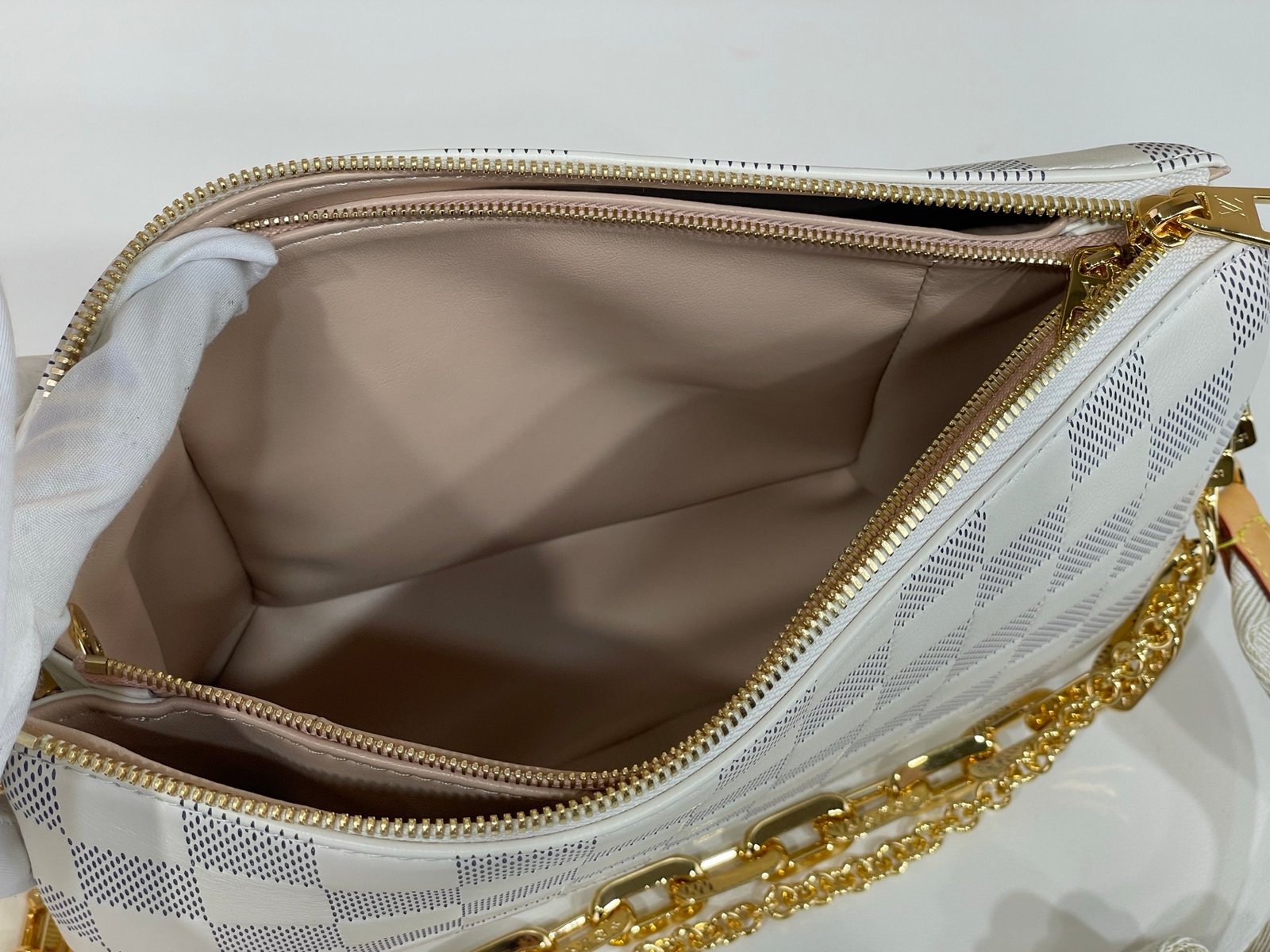 Bolso Coussin PM Louis Vuitton - Imagen 10