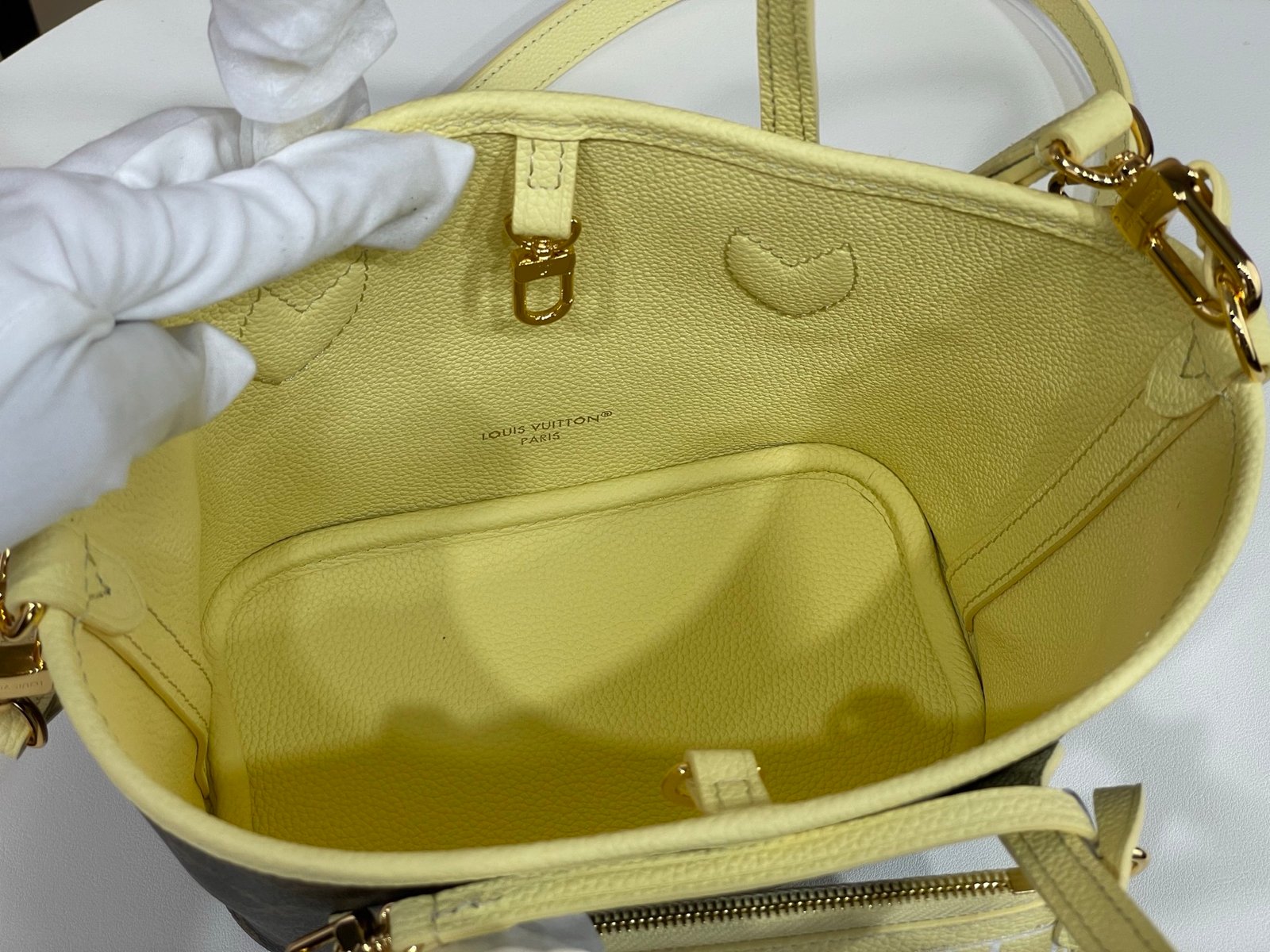 Bolso Neverfull Inside Out BB con bandolera Louis Vuitton - Imagen 9