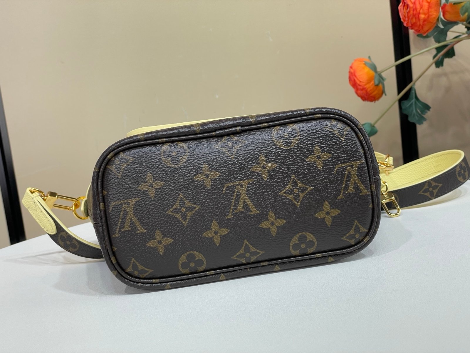 Bolso Neverfull Inside Out BB con bandolera Louis Vuitton - Imagen 4
