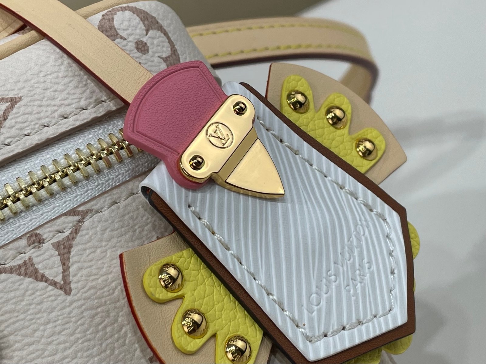 Bolso Vanity Chain Pouch Louis Vuitton - Imagen 6