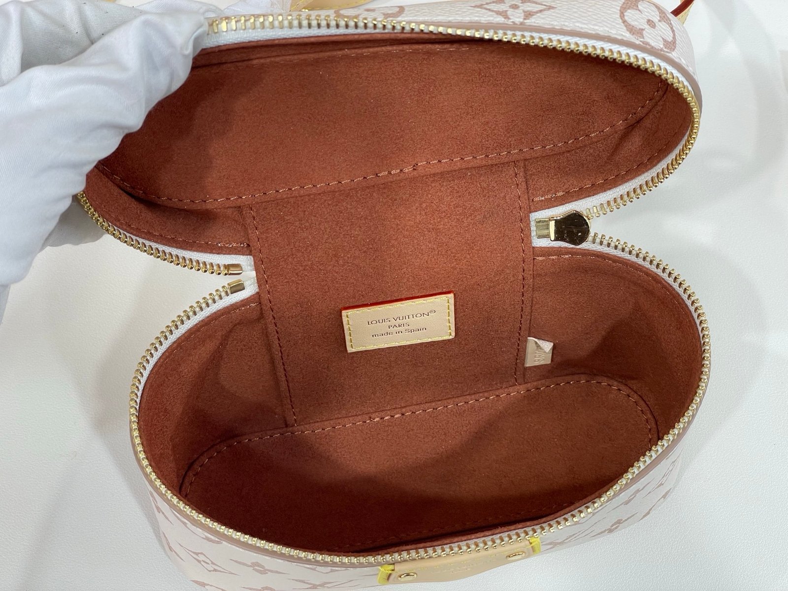 Bolso Vanity Chain Pouch Louis Vuitton - Imagen 10