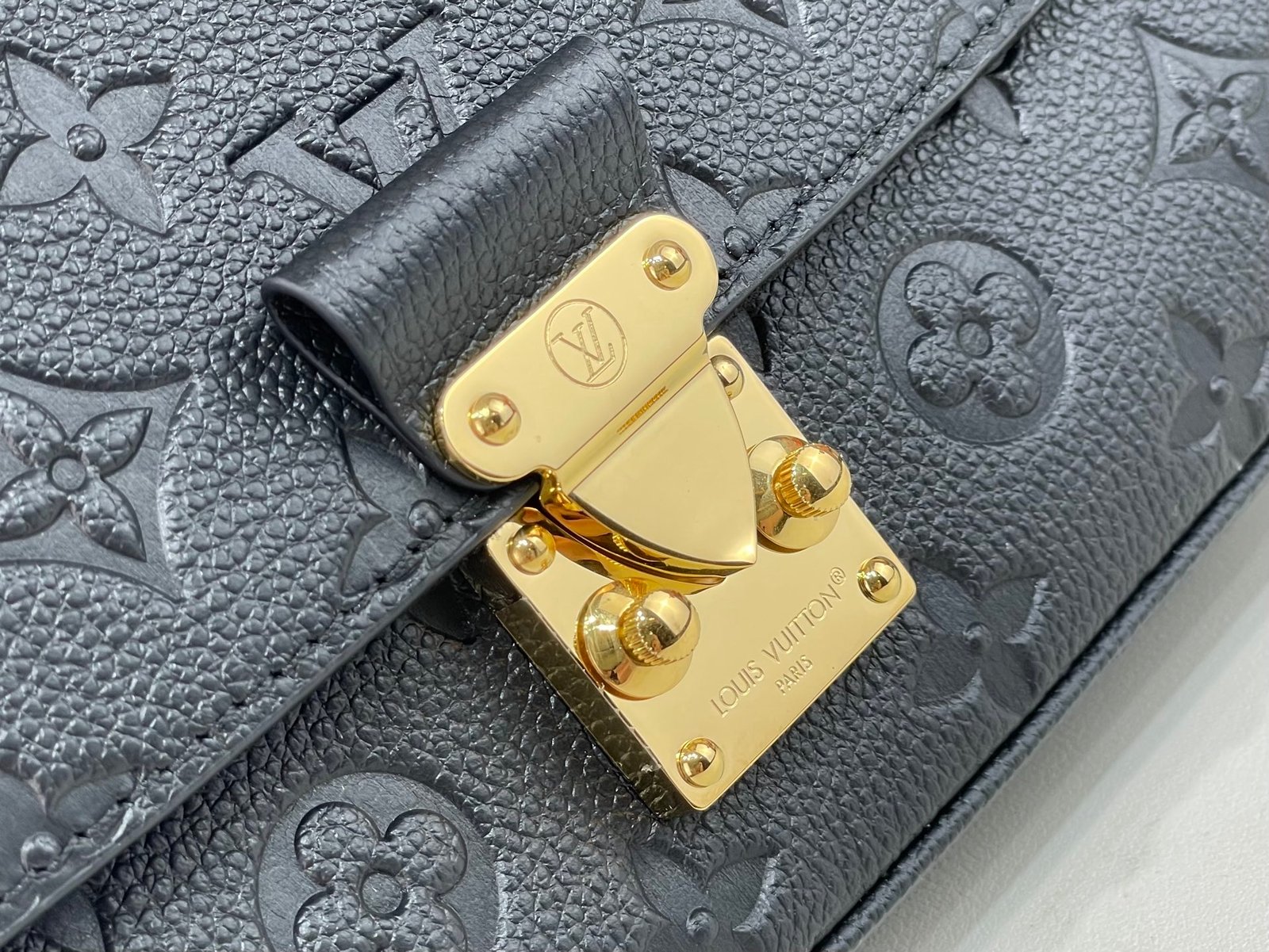 Bolso Pochette Métis Soft Louis Vuitton - Imagen 5