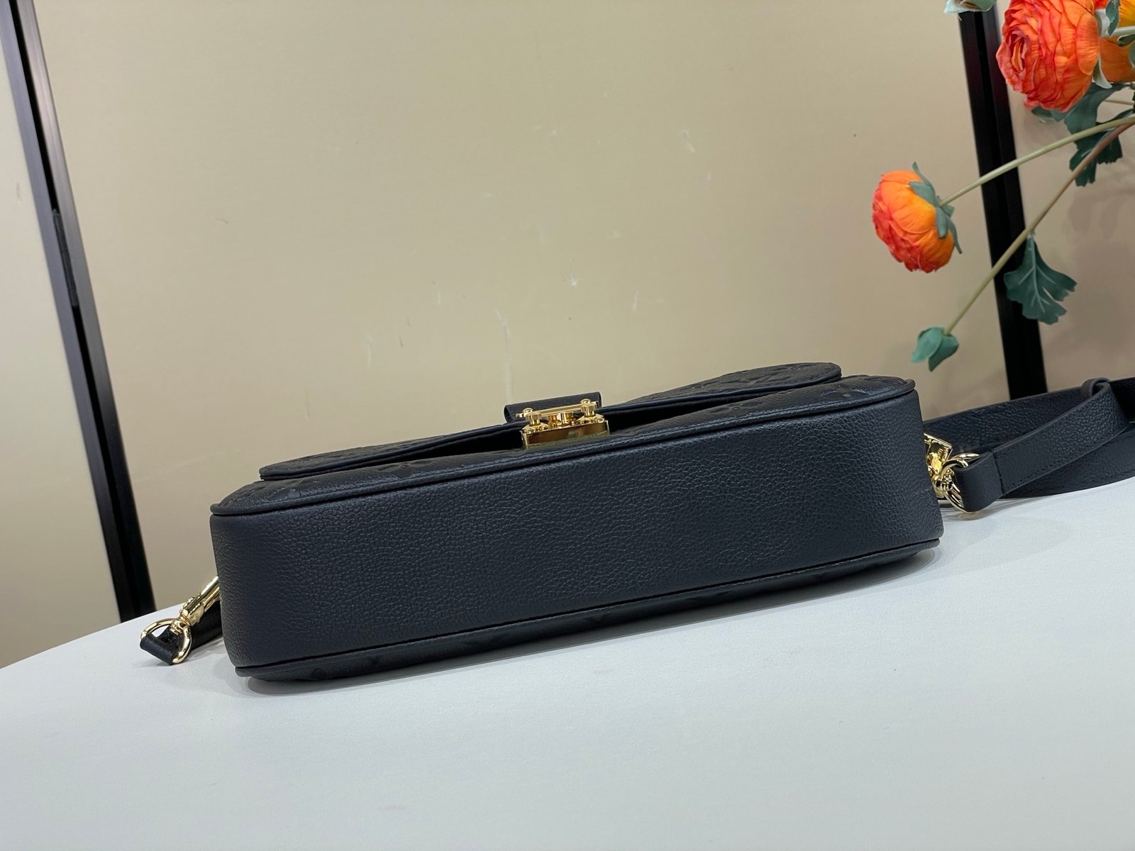 Bolso Pochette Métis Soft Louis Vuitton - Imagen 4