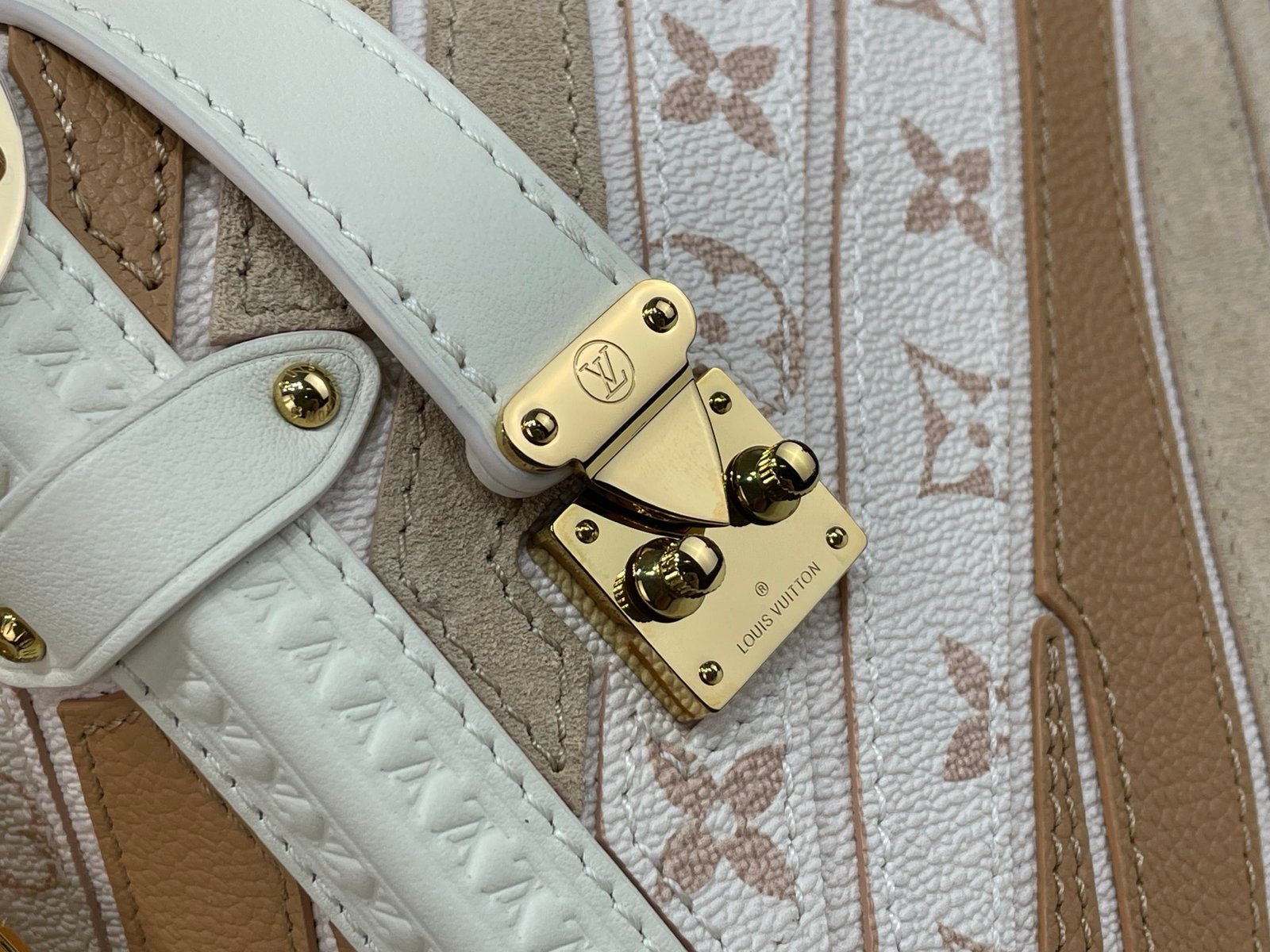 Bolso Side Trunk MM Louis Vuitton - Imagen 7