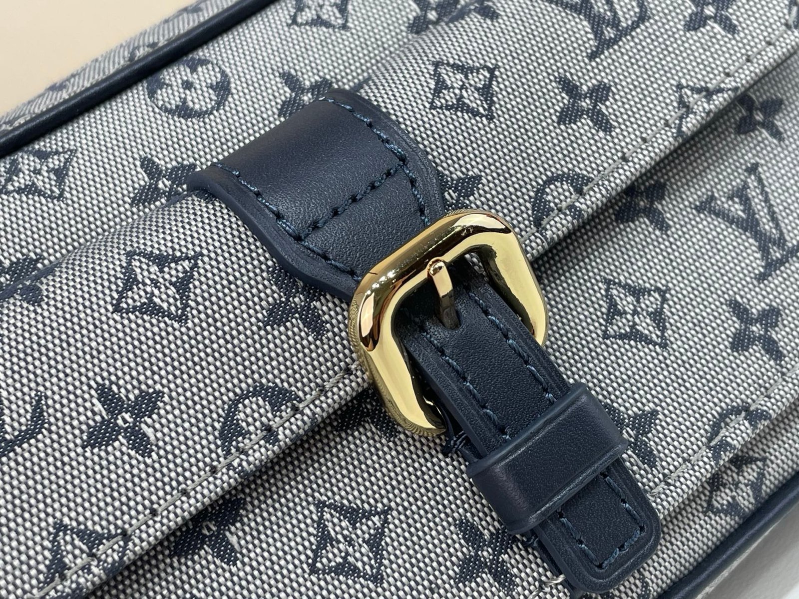 Bolso Mini Lin Juliette Louis Vuitton - Imagen 6