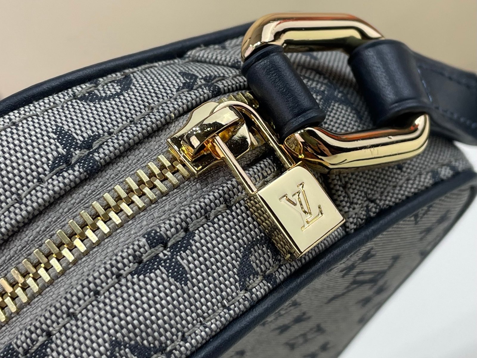 Bolso Mini Lin Juliette Louis Vuitton - Imagen 5